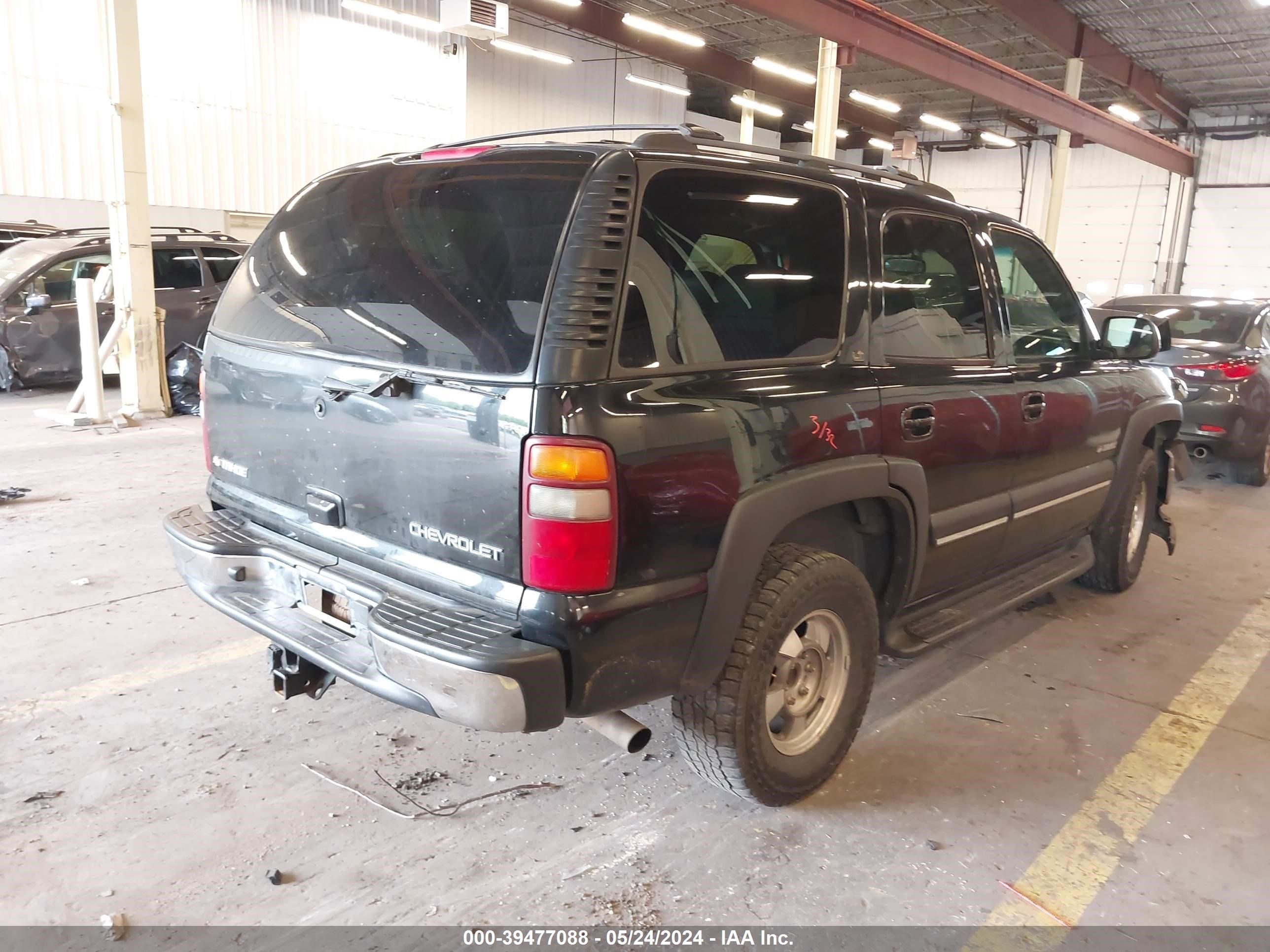 Photo 3 VIN: 1GNEK13Z92R199362 - CHEVROLET TAHOE 