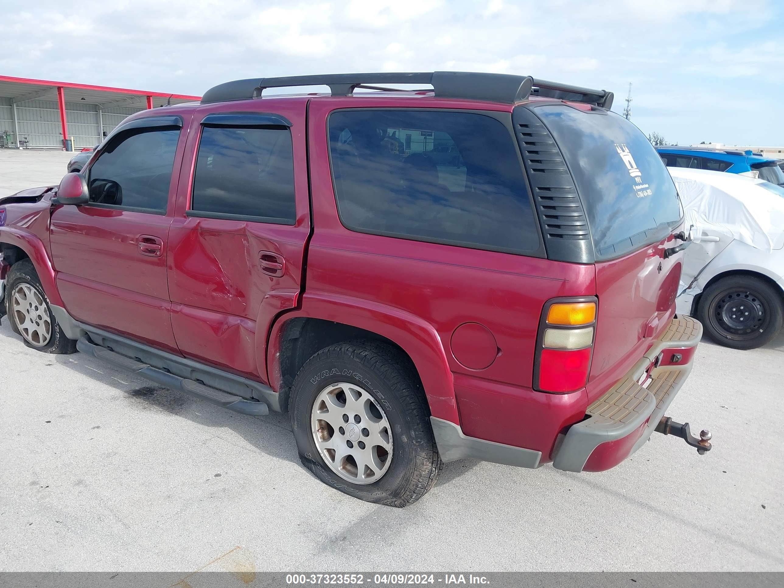 Photo 2 VIN: 1GNEK13Z94R215658 - CHEVROLET TAHOE 