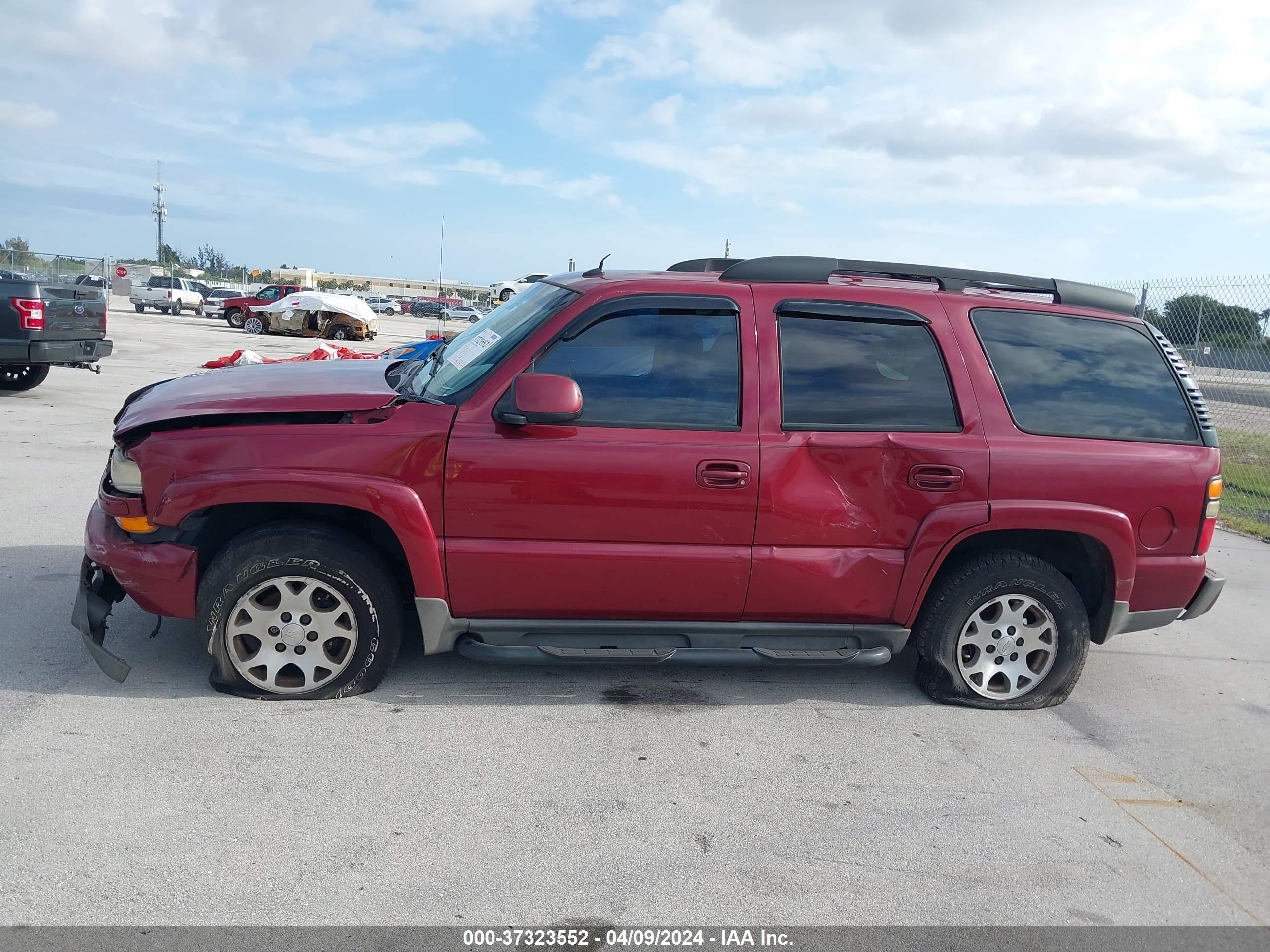 Photo 5 VIN: 1GNEK13Z94R215658 - CHEVROLET TAHOE 