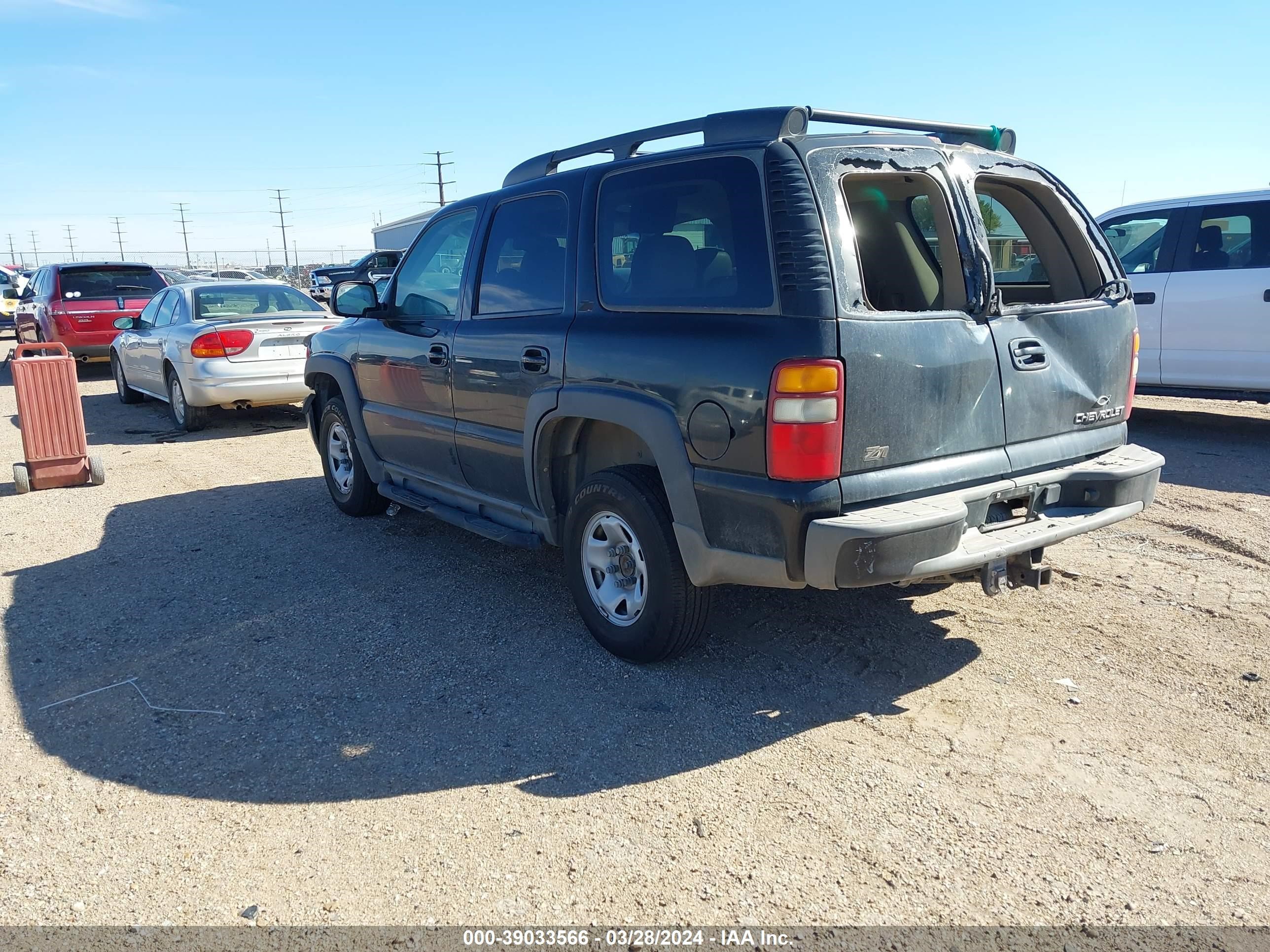 Photo 2 VIN: 1GNEK13ZX3R301799 - CHEVROLET TAHOE 