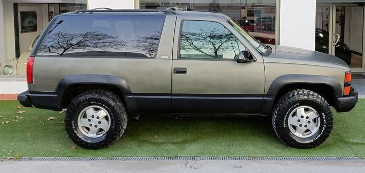 Photo 1 VIN: 1GNEK18575J358308 - CHEVROLET TAHOE V8 T.D 4X4 (FOUR WHEEL DRIVE). 