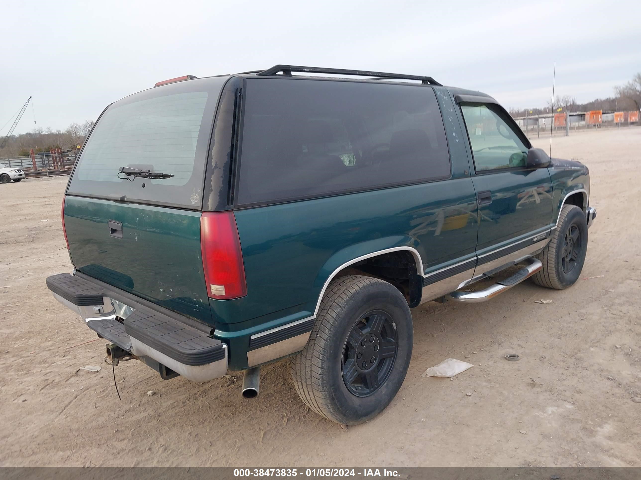 Photo 3 VIN: 1GNEK18K0RJ324897 - CHEVROLET BLAZER 