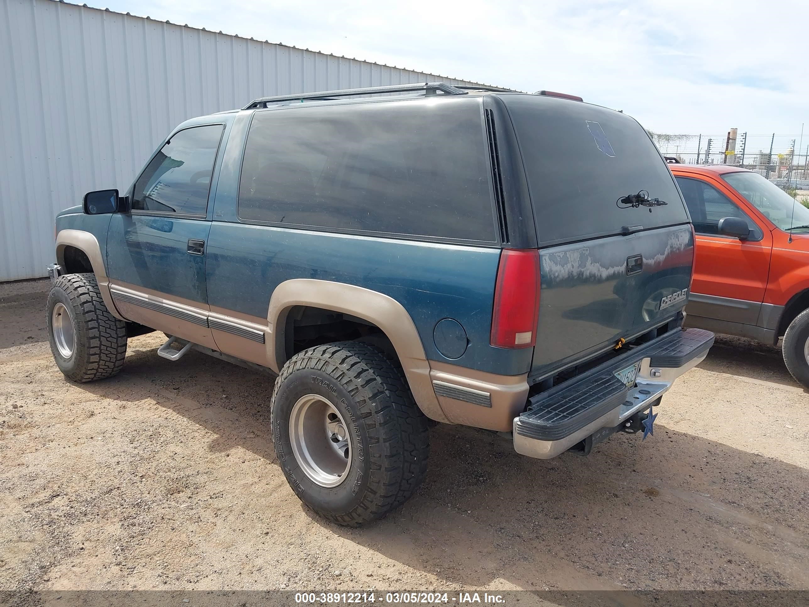 Photo 2 VIN: 1GNEK18K9RJ397685 - CHEVROLET BLAZER 