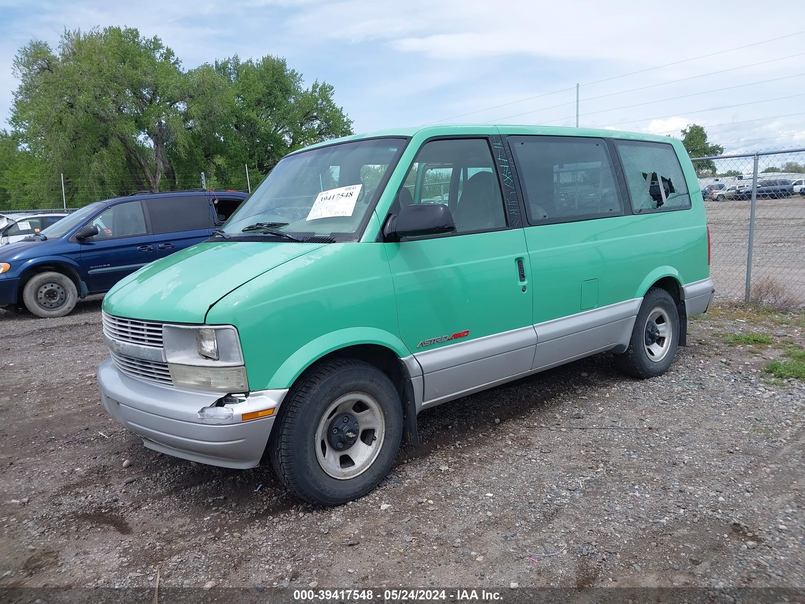 Photo 1 VIN: 1GNEL19W0YB169467 - CHEVROLET ASTRO 