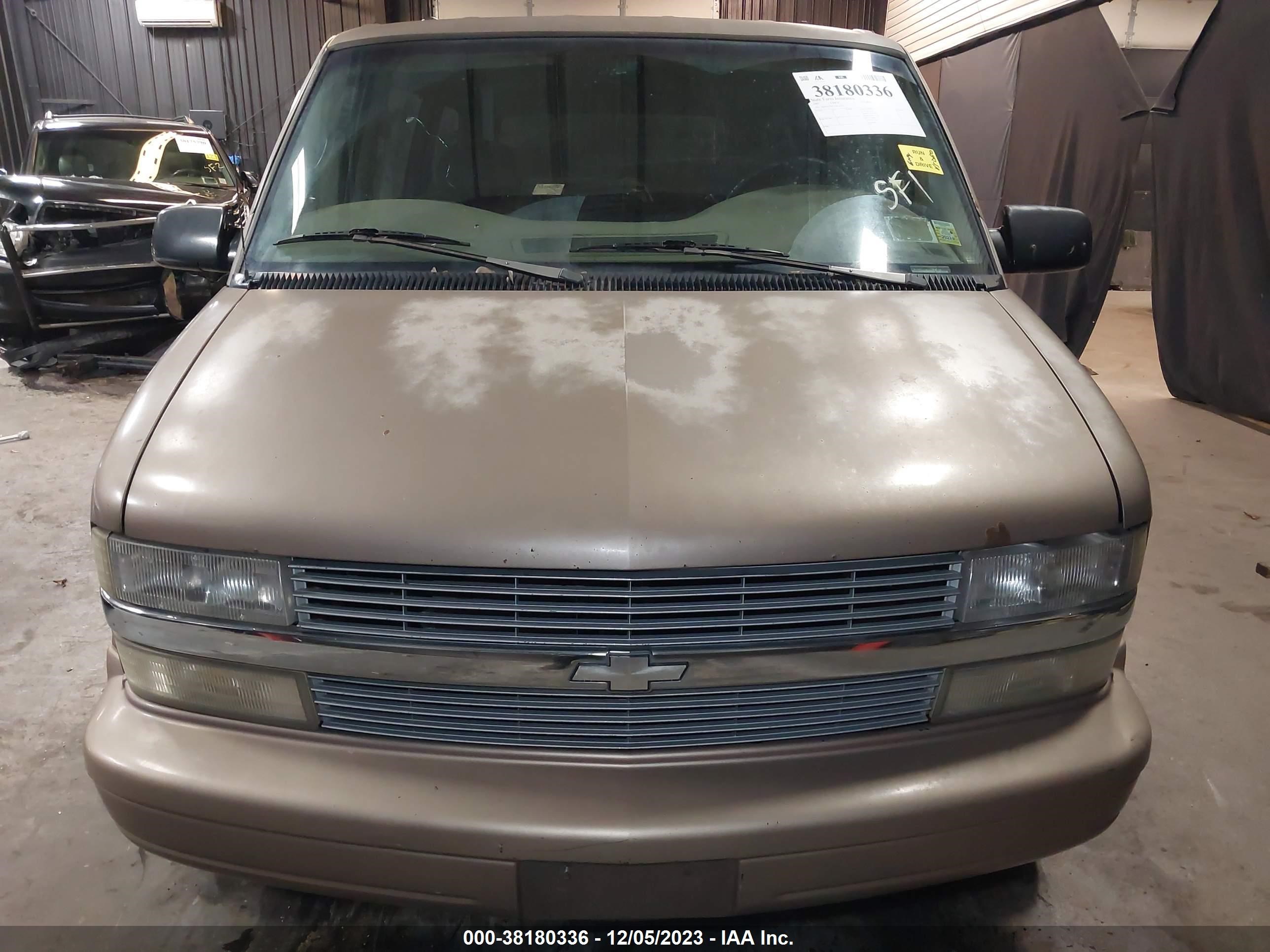 Photo 11 VIN: 1GNEL19W3VB153372 - CHEVROLET ASTRO 