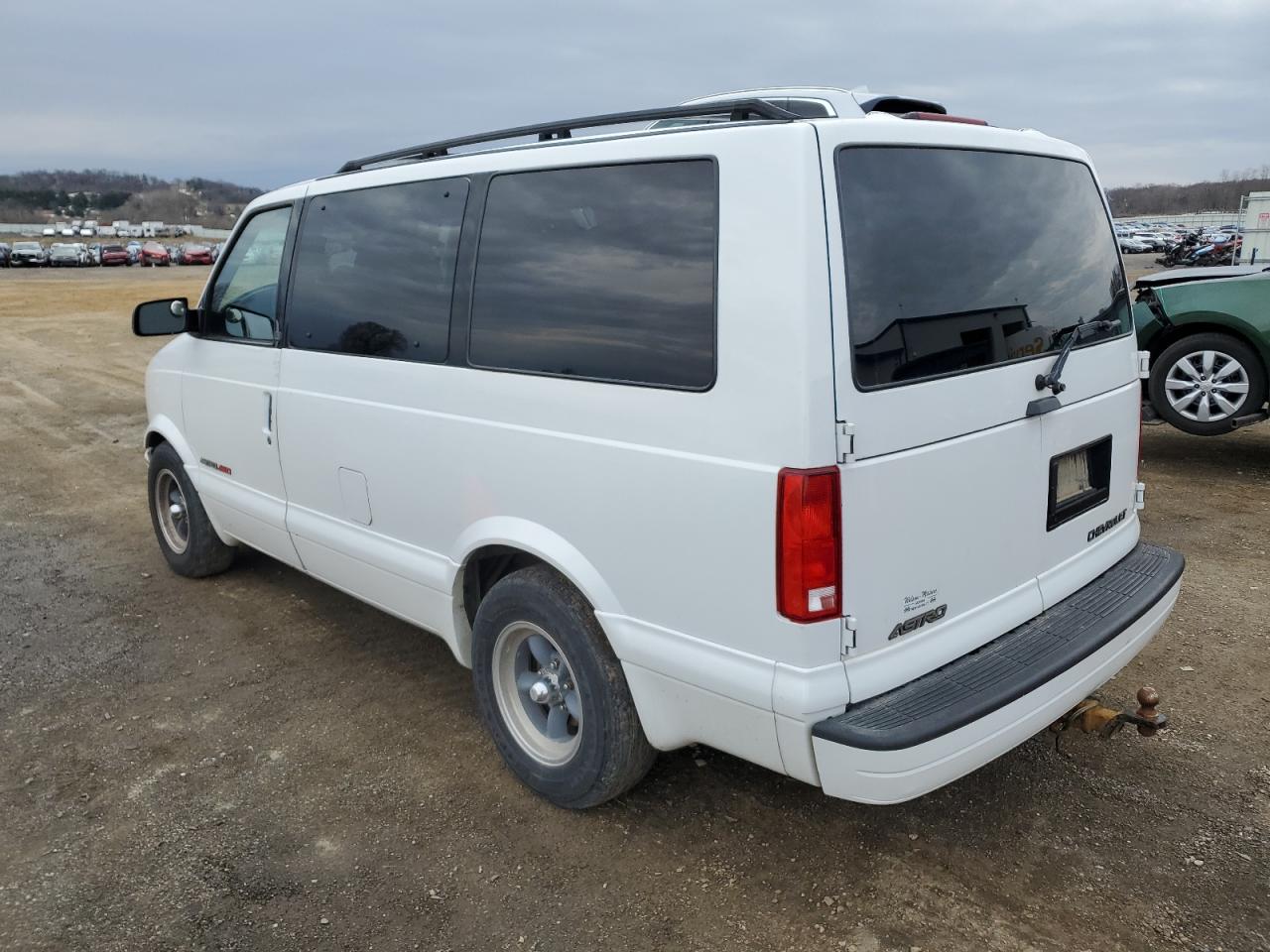 Photo 1 VIN: 1GNEL19W4YB213065 - CHEVROLET ASTRO 