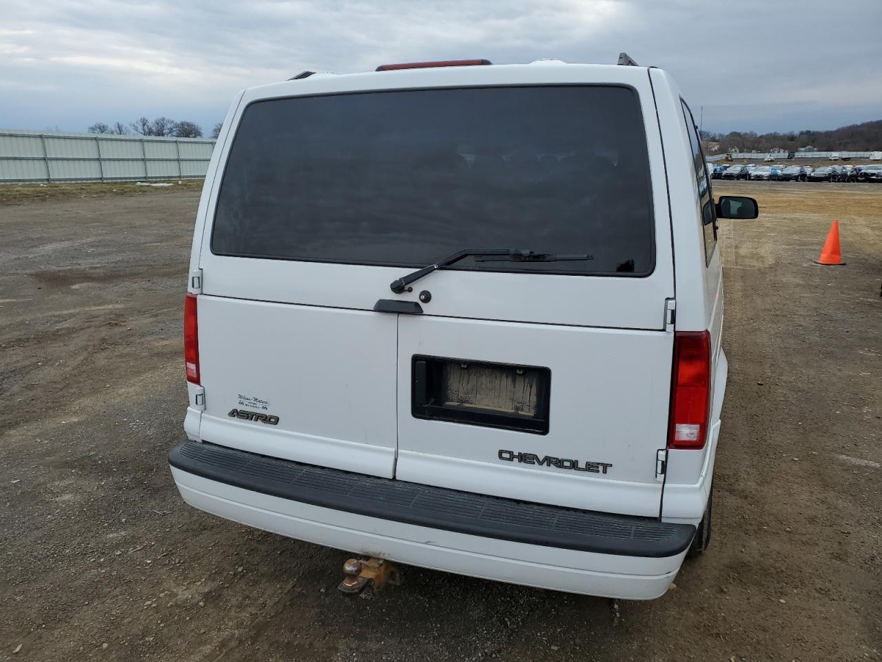 Photo 5 VIN: 1GNEL19W4YB213065 - CHEVROLET ASTRO 