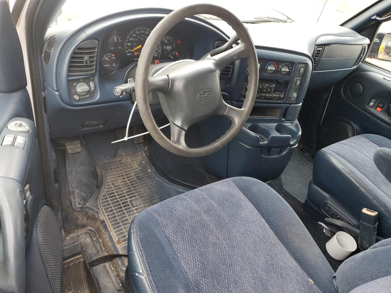 Photo 7 VIN: 1GNEL19W4YB213065 - CHEVROLET ASTRO 