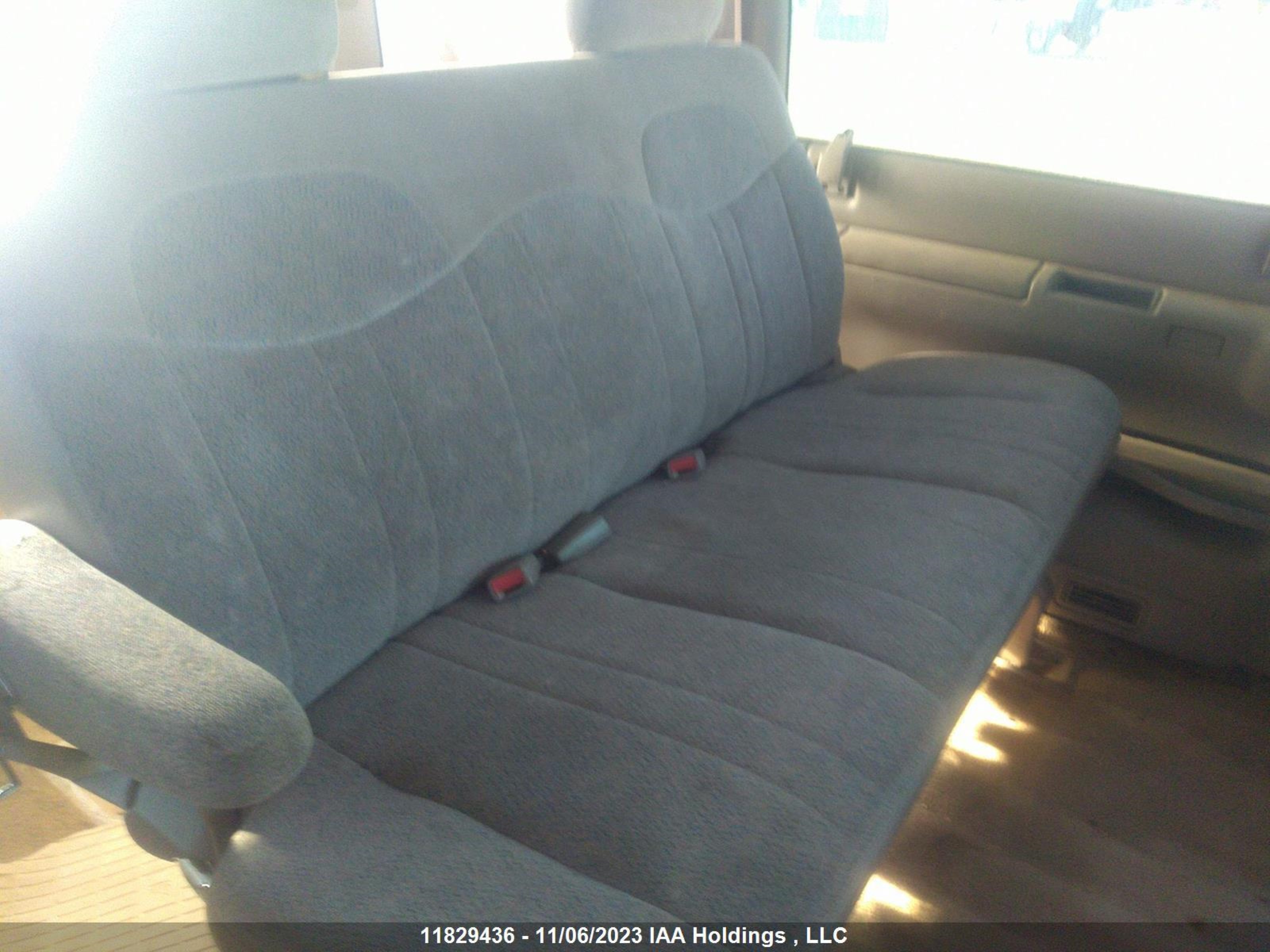 Photo 7 VIN: 1GNEL19W5VB124777 - CHEVROLET ASTRO 