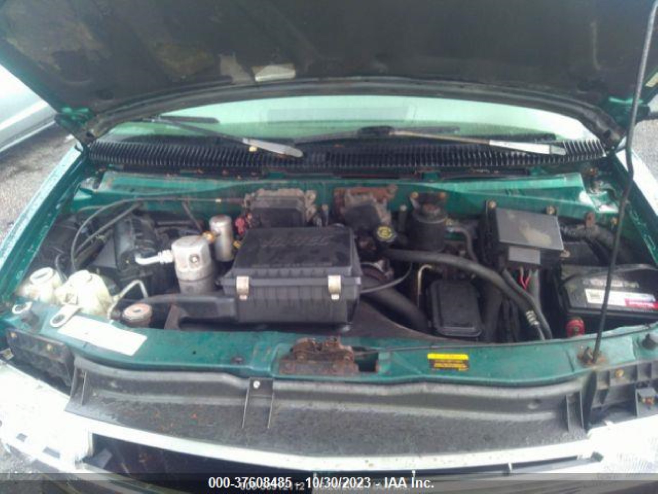 Photo 9 VIN: 1GNEL19W6XB152266 - CHEVROLET ASTRO 