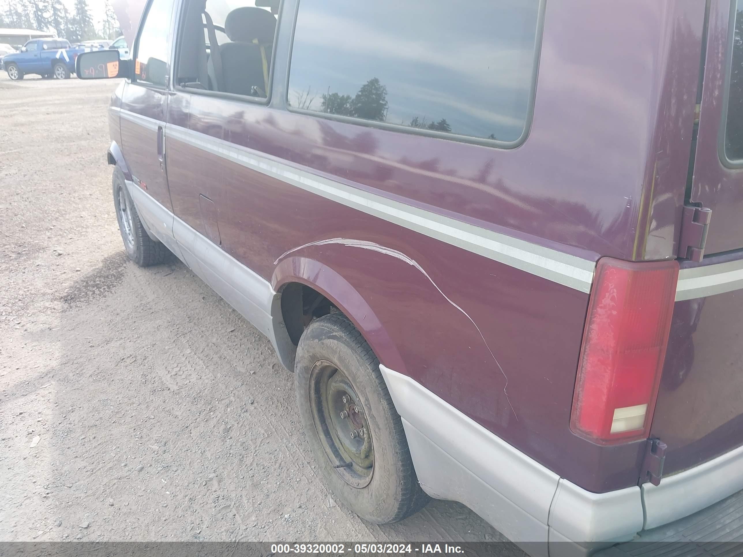 Photo 11 VIN: 1GNEL19W7VB143069 - CHEVROLET ASTRO 