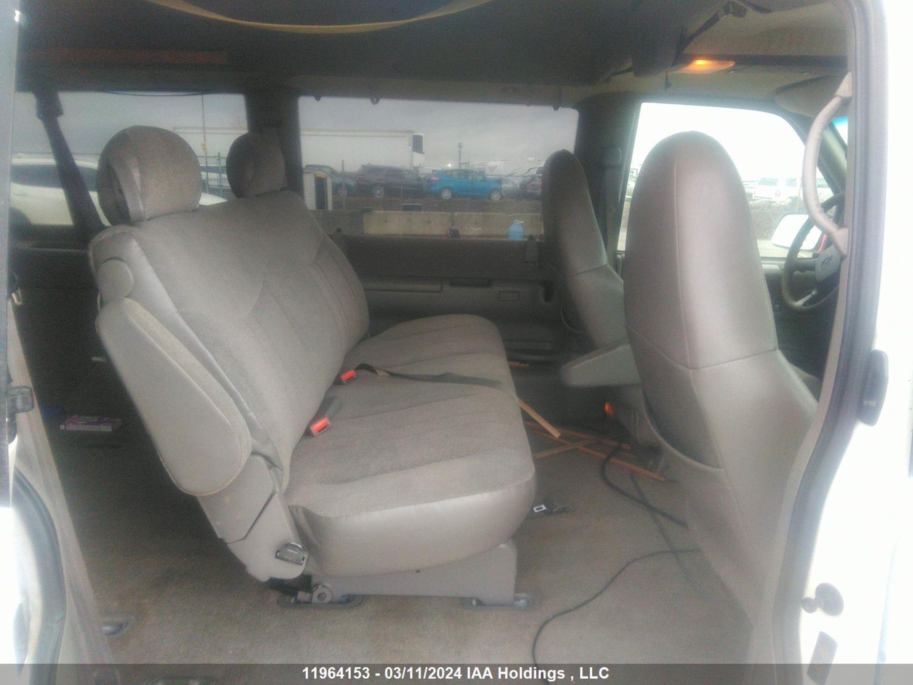 Photo 7 VIN: 1GNEL19W81B143303 - CHEVROLET ASTRO 