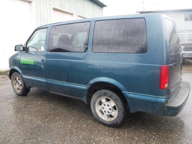 Photo 1 VIN: 1GNEL19X23B134608 - CHEVROLET ASTRO 