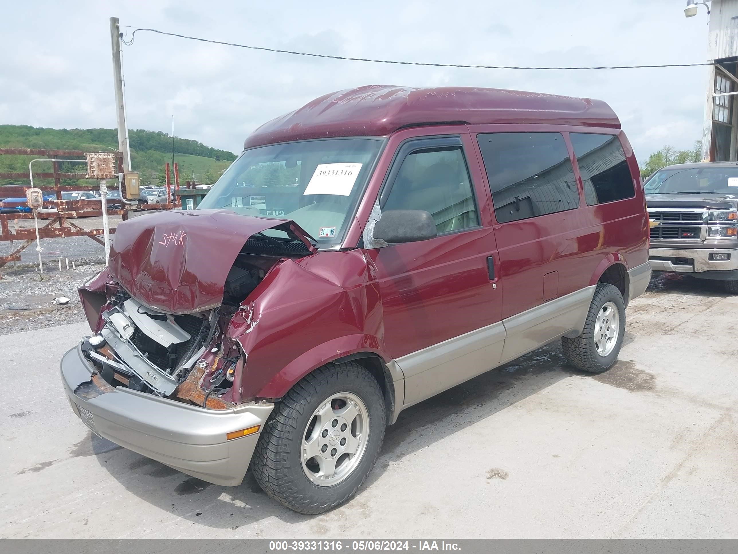 Photo 1 VIN: 1GNEL19X95B103116 - CHEVROLET ASTRO 