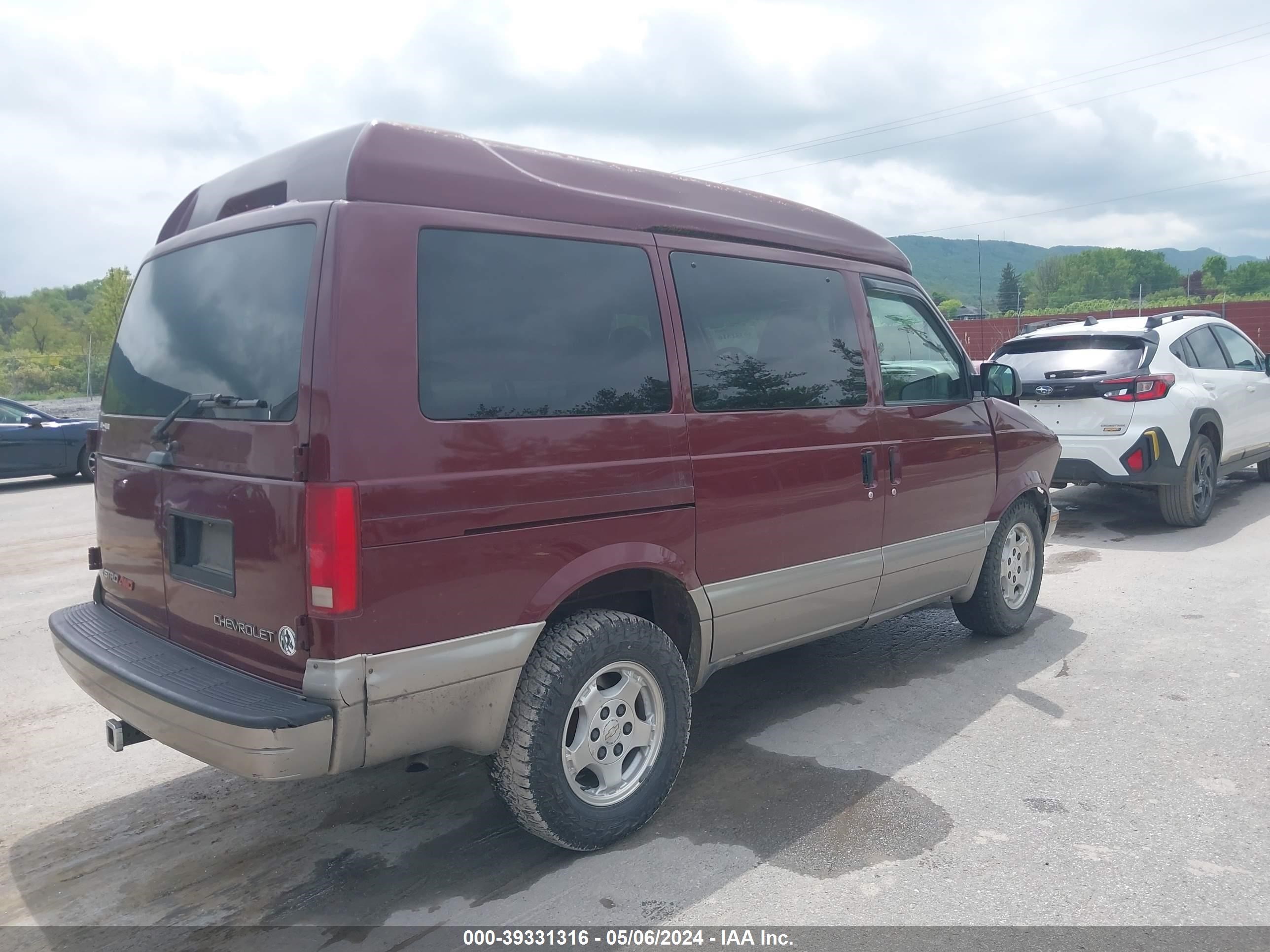 Photo 3 VIN: 1GNEL19X95B103116 - CHEVROLET ASTRO 