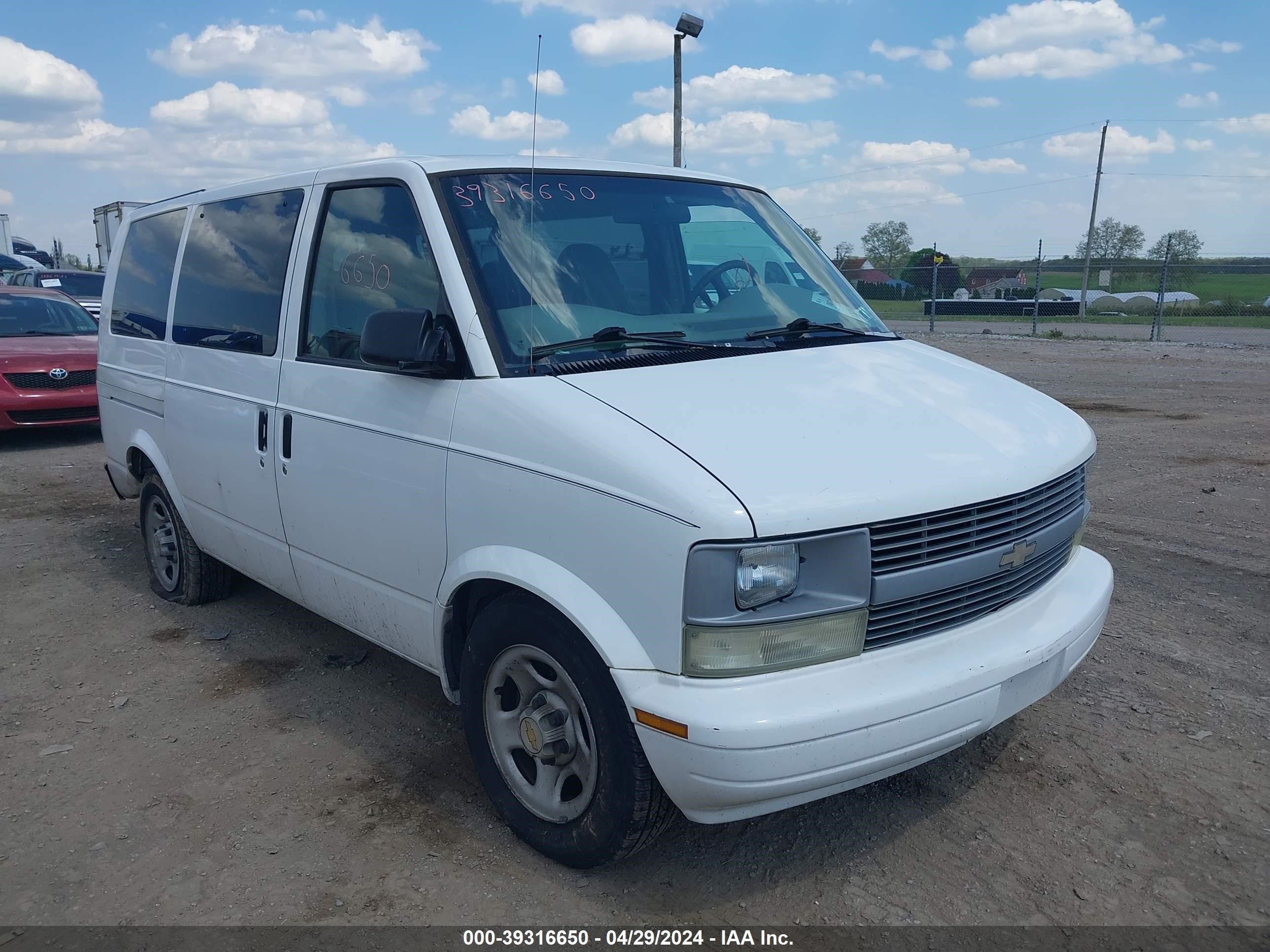 Photo 0 VIN: 1GNEL19X95B125438 - CHEVROLET ASTRO 