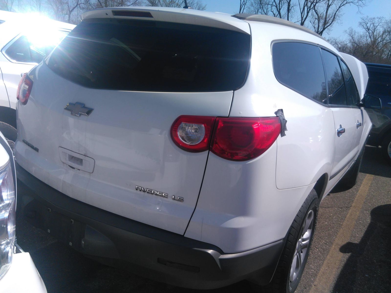 Photo 1 VIN: 1GNER13D19S168612 - CHEVROLET TRAVERSE FWD 