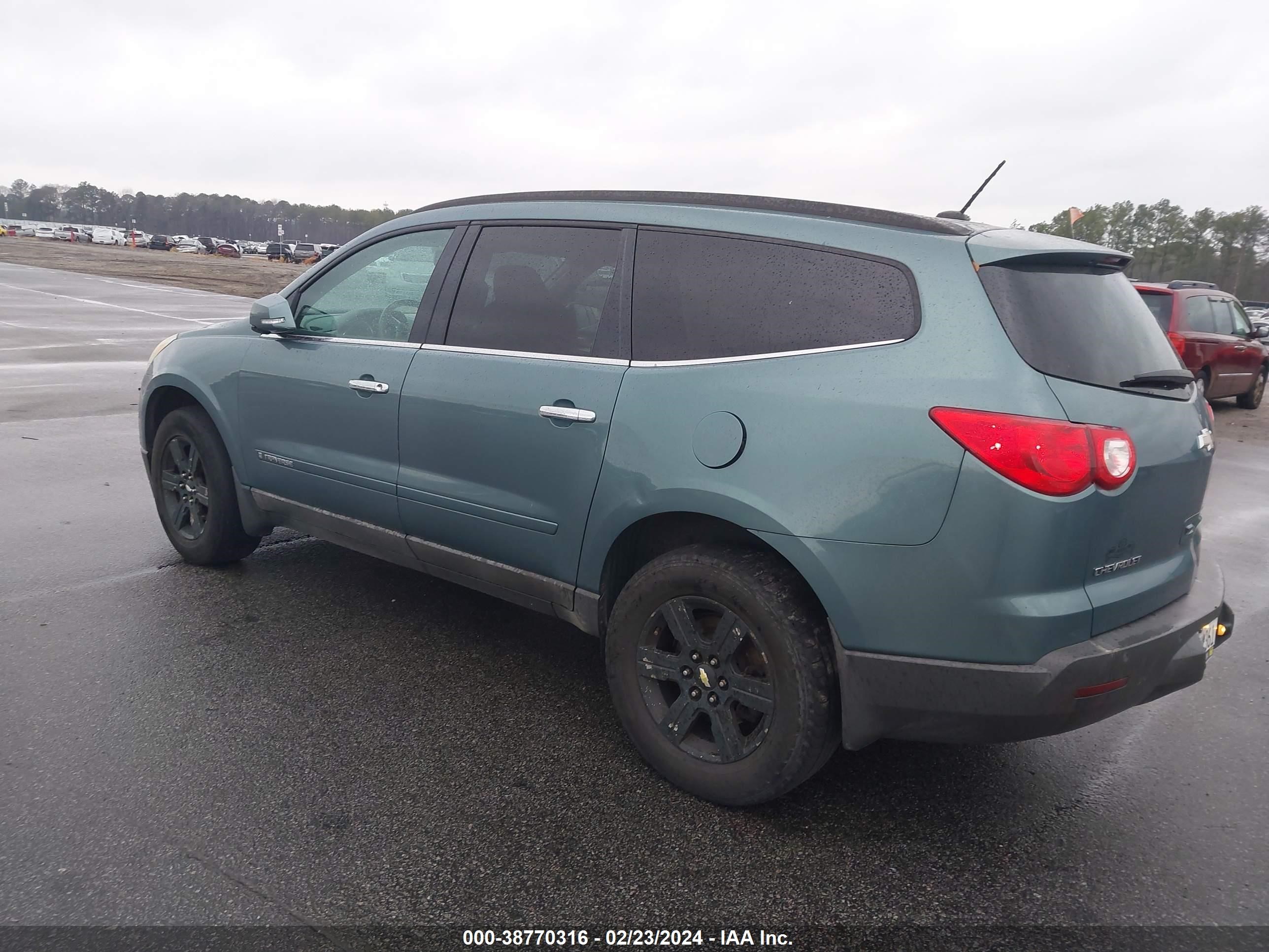 Photo 2 VIN: 1GNER23D09S156473 - CHEVROLET TRAVERSE 