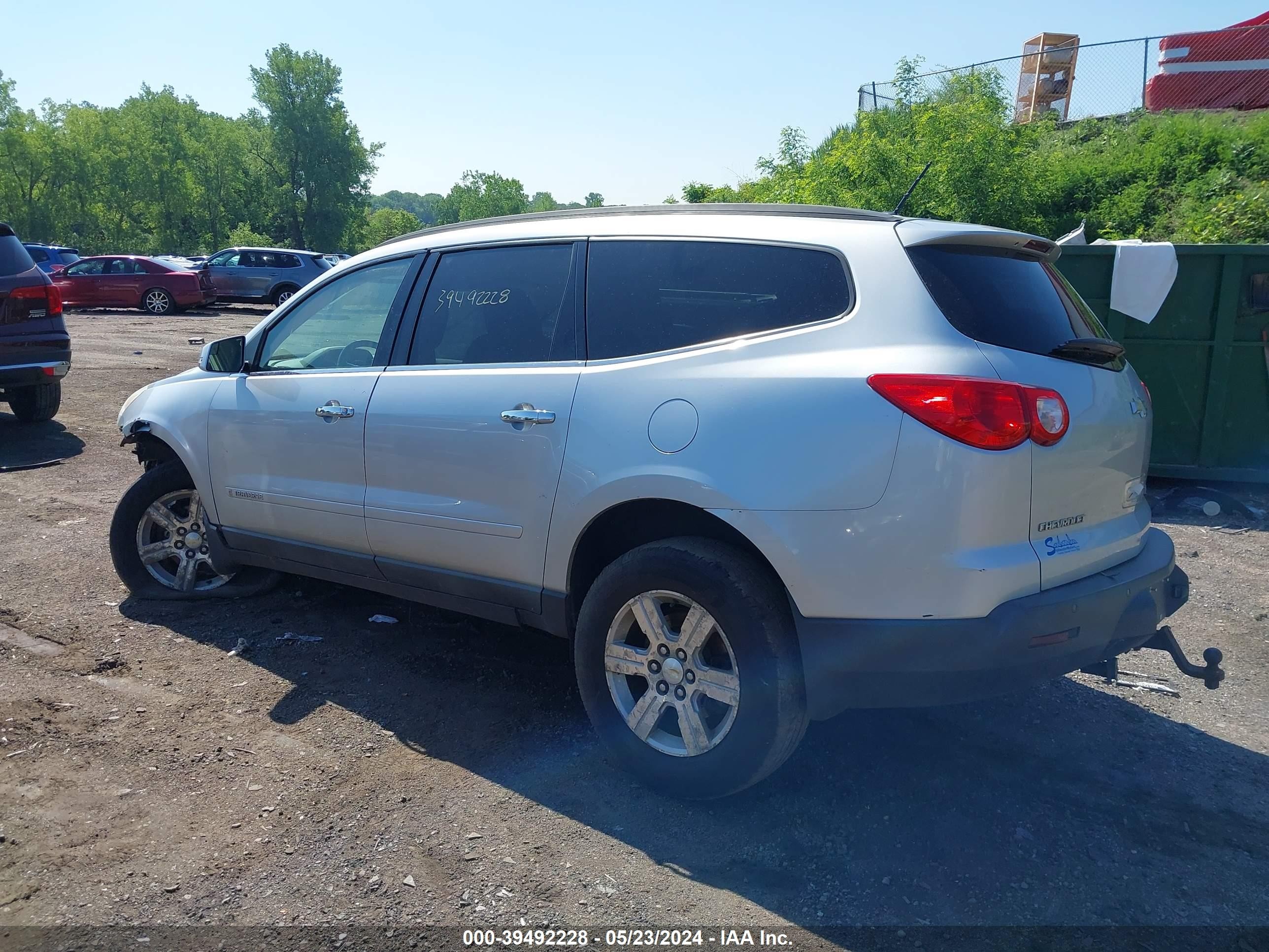 Photo 2 VIN: 1GNER23D39S157326 - CHEVROLET TRAVERSE 