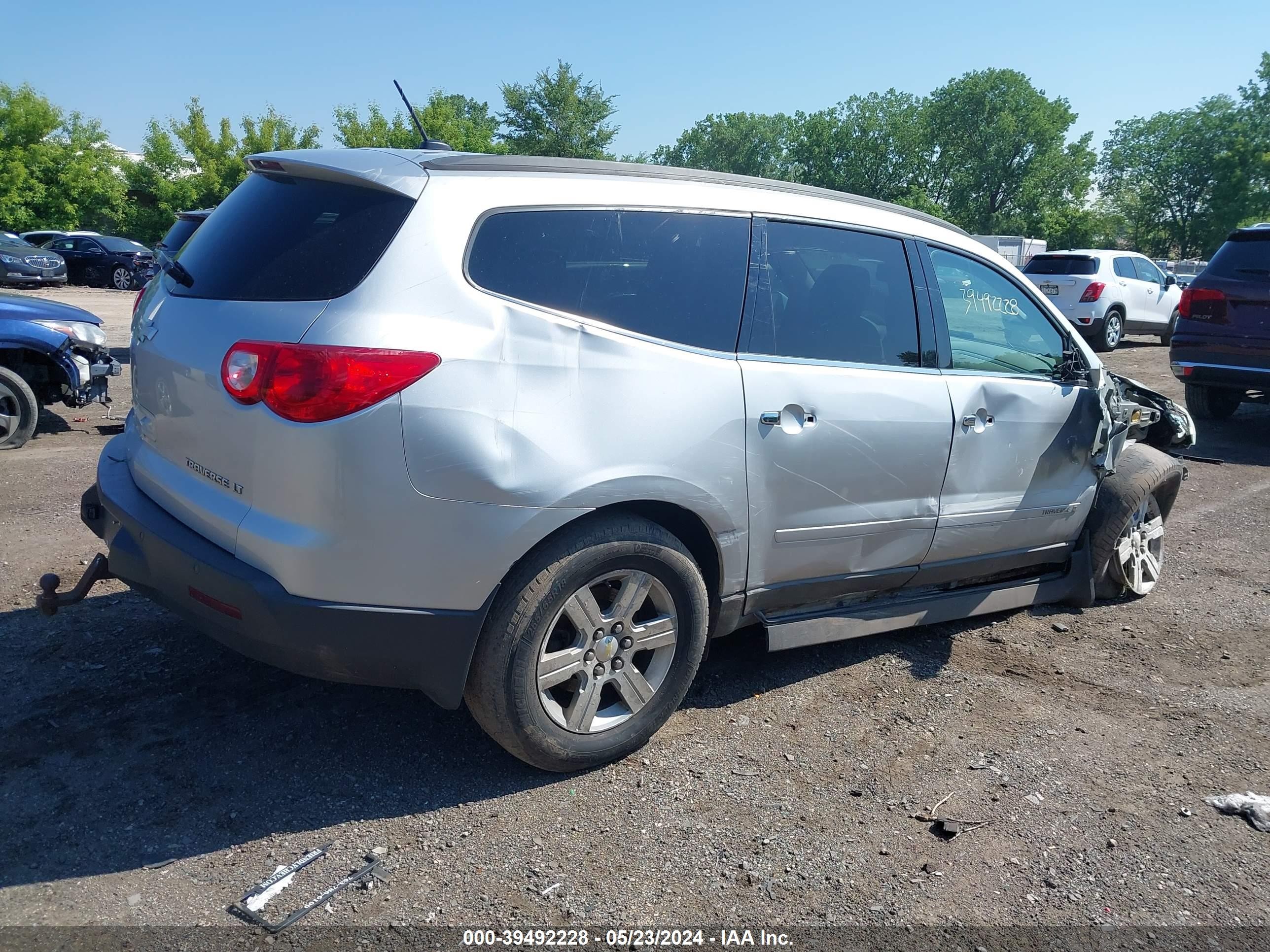 Photo 3 VIN: 1GNER23D39S157326 - CHEVROLET TRAVERSE 