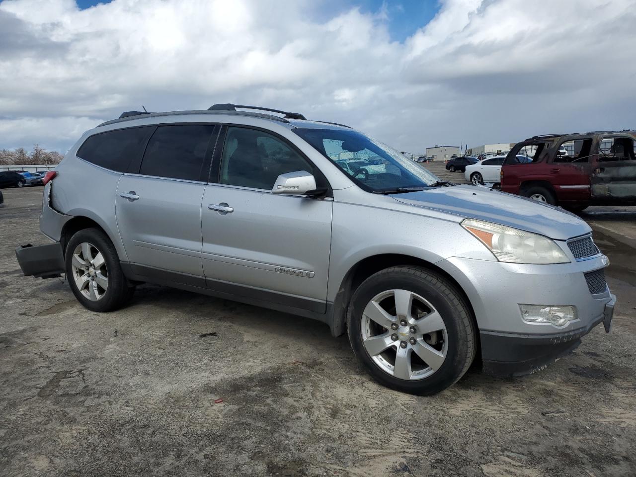 Photo 3 VIN: 1GNER23D69S105074 - CHEVROLET TRAVERSE 