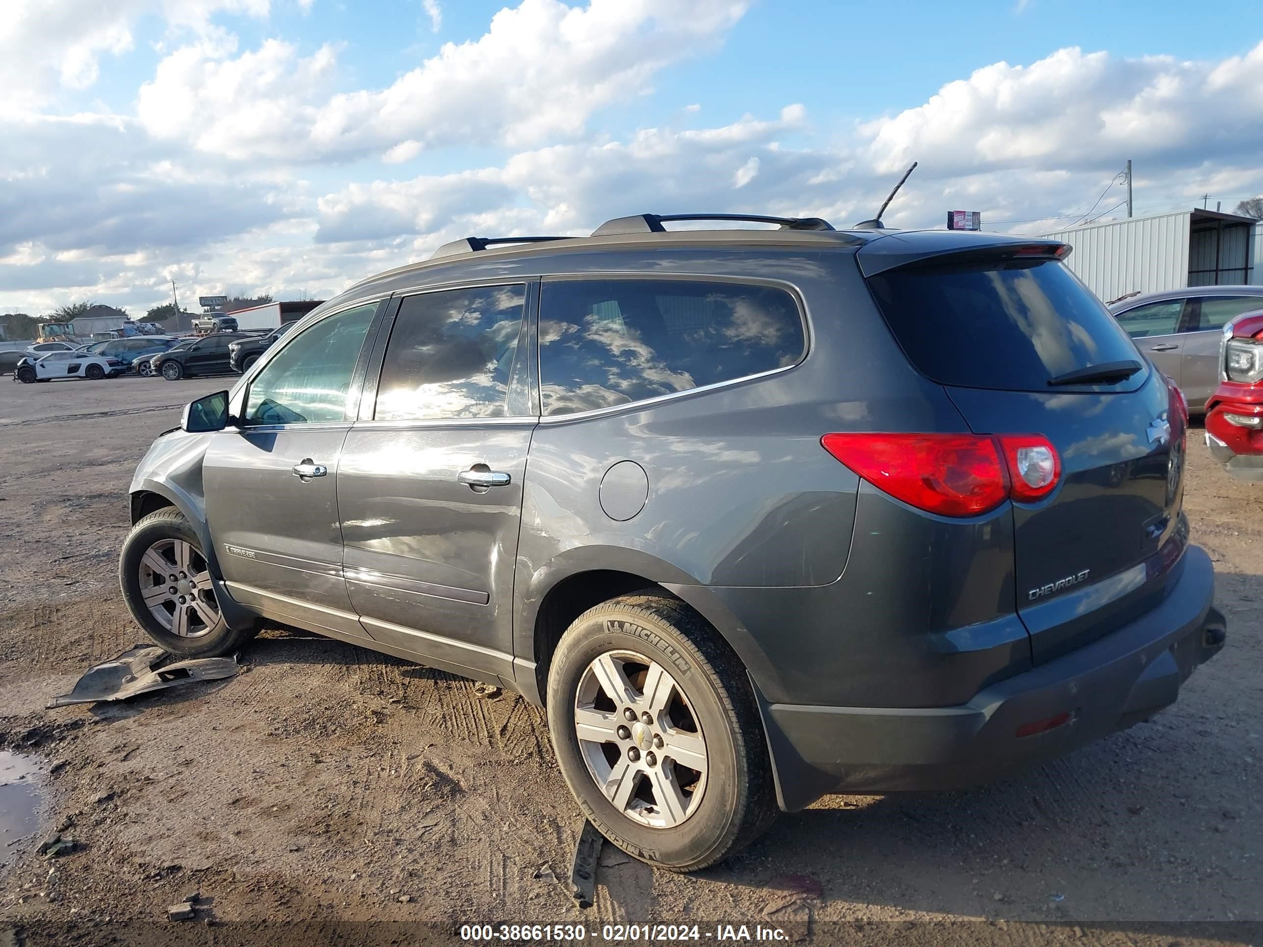 Photo 2 VIN: 1GNER23D79S111076 - CHEVROLET TRAVERSE 