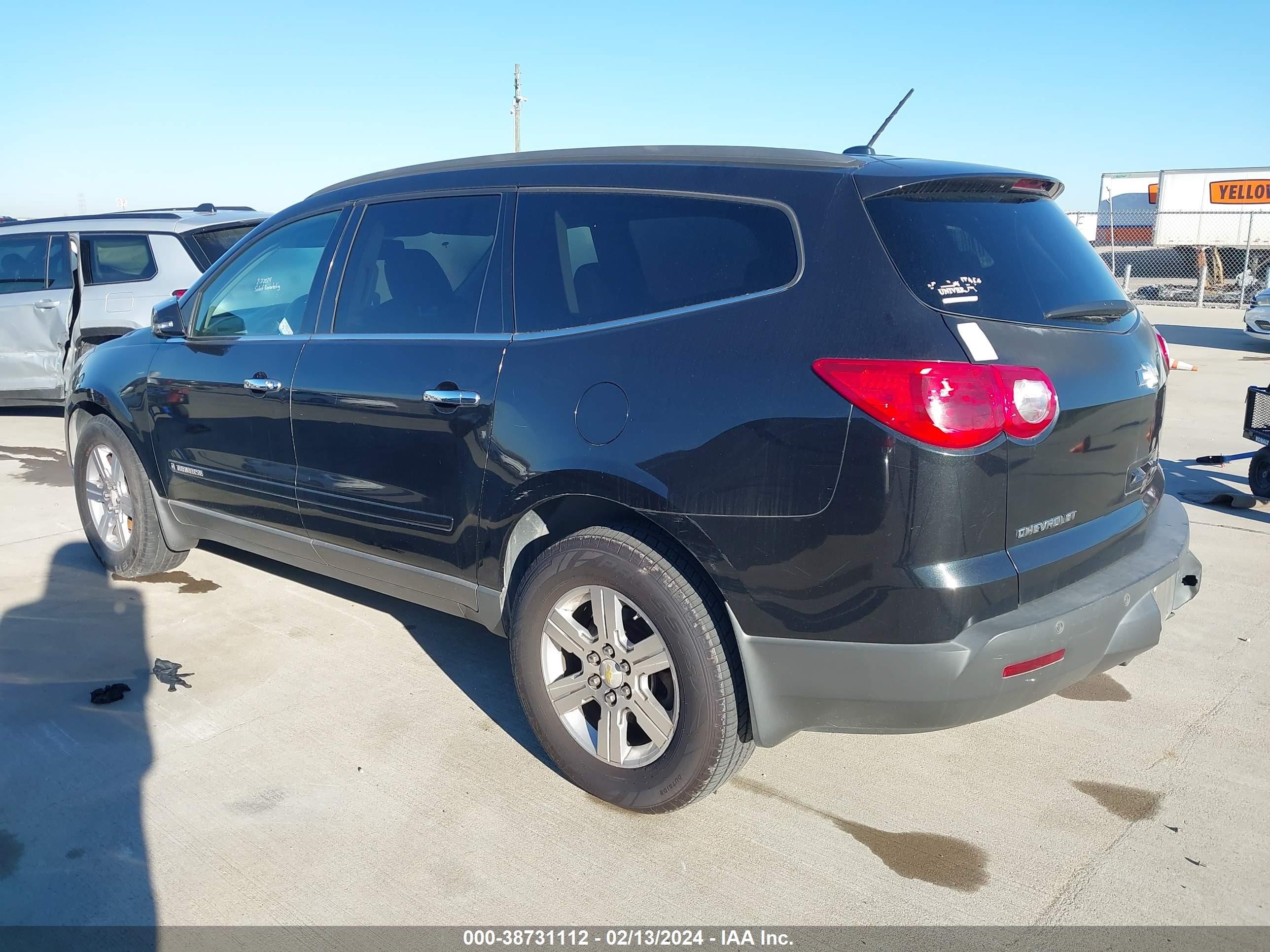 Photo 2 VIN: 1GNER23D89S121101 - CHEVROLET TRAVERSE 