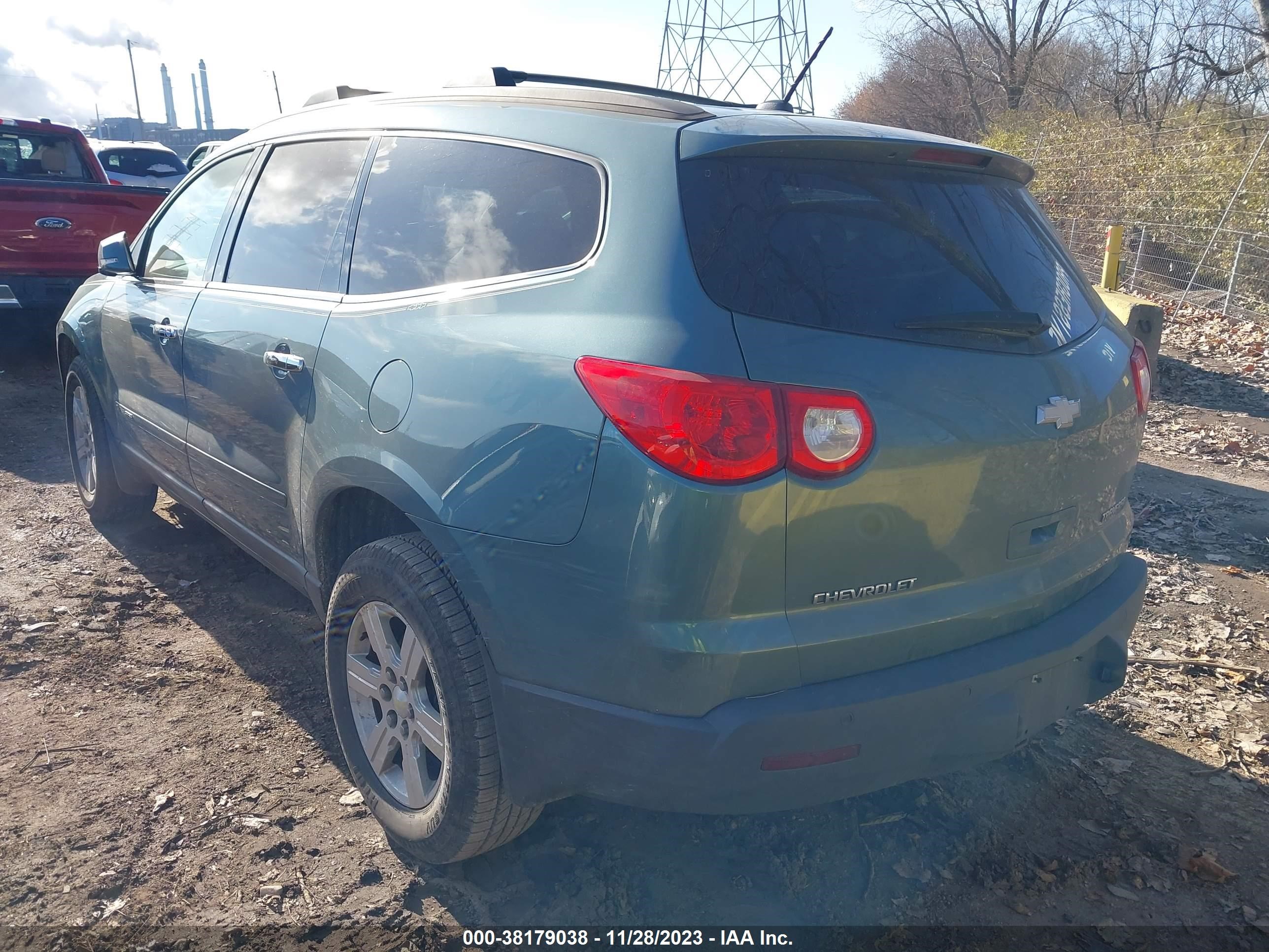 Photo 2 VIN: 1GNER23D99S133905 - CHEVROLET TRAVERSE 