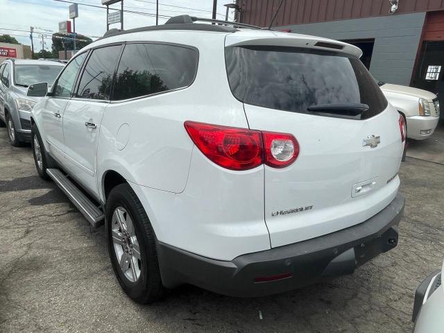 Photo 2 VIN: 1GNER23DX9S112366 - CHEVROLET TRAVERSE 