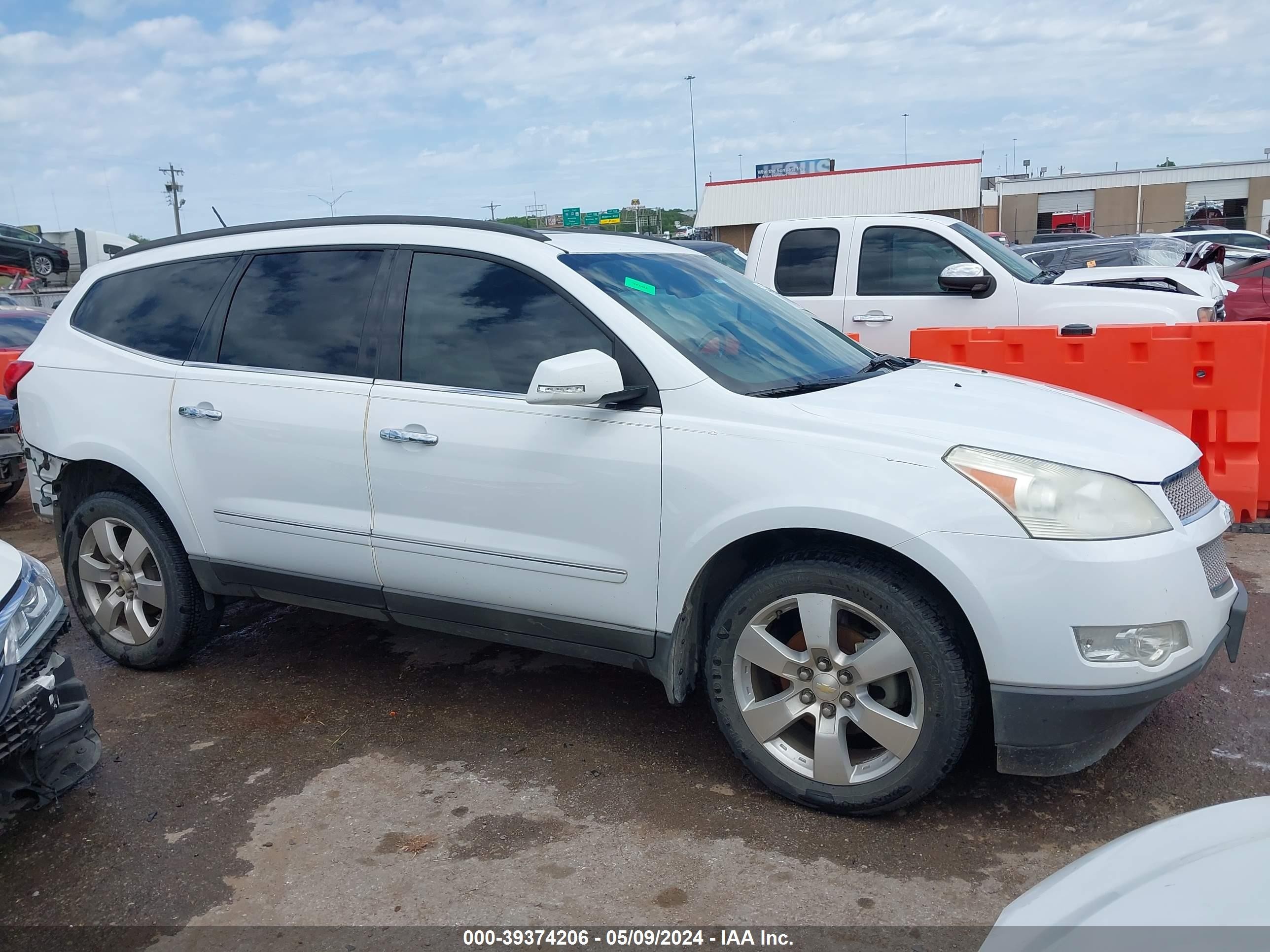 Photo 13 VIN: 1GNER33D39S114420 - CHEVROLET TRAVERSE 