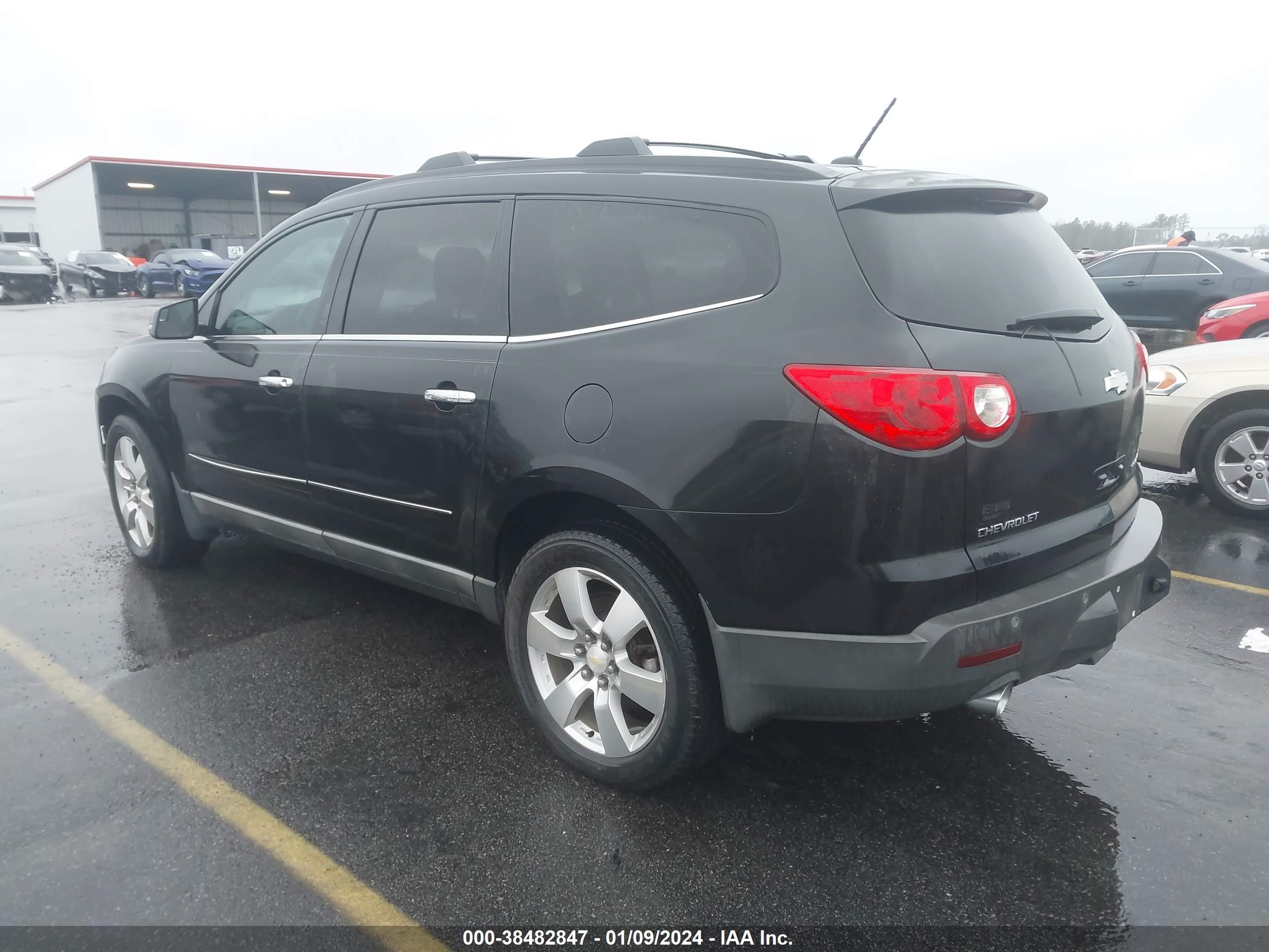 Photo 2 VIN: 1GNER33D79S142639 - CHEVROLET TRAVERSE 