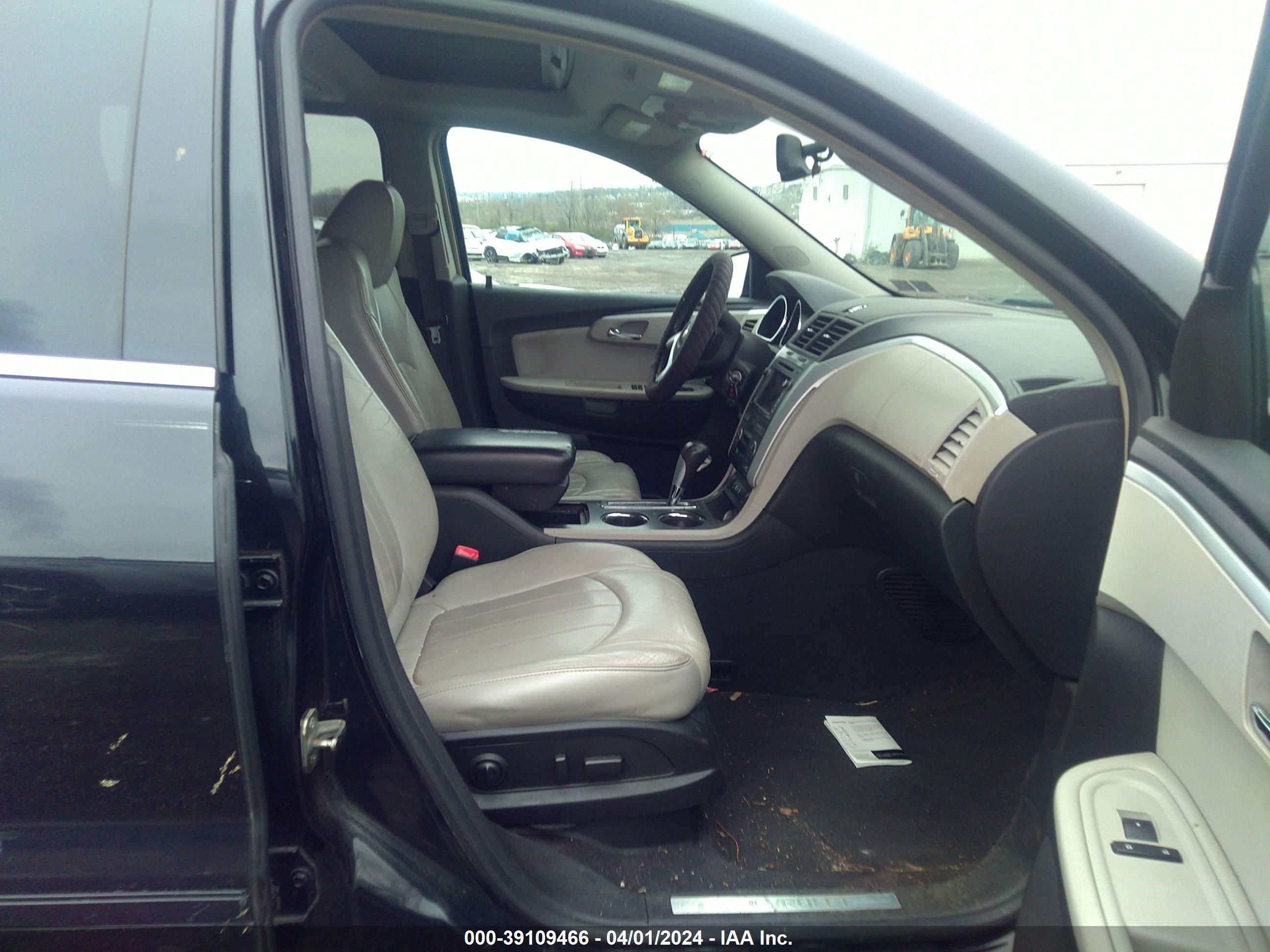 Photo 4 VIN: 1GNER33D89S160728 - CHEVROLET TRAVERSE 