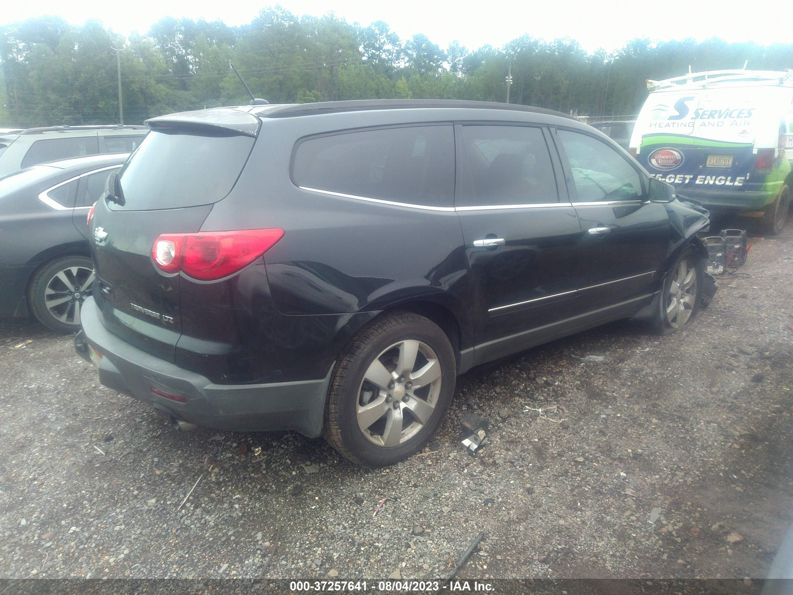 Photo 3 VIN: 1GNER33DX9S123146 - CHEVROLET TRAVERSE 