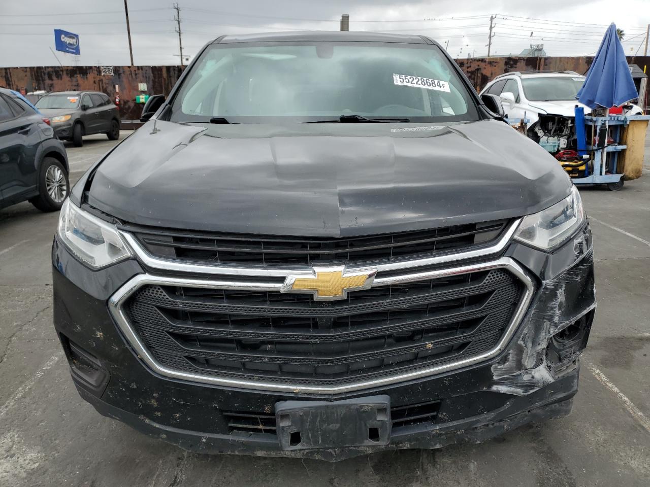 Photo 4 VIN: 1GNERFKW0KJ114990 - CHEVROLET TRAVERSE 