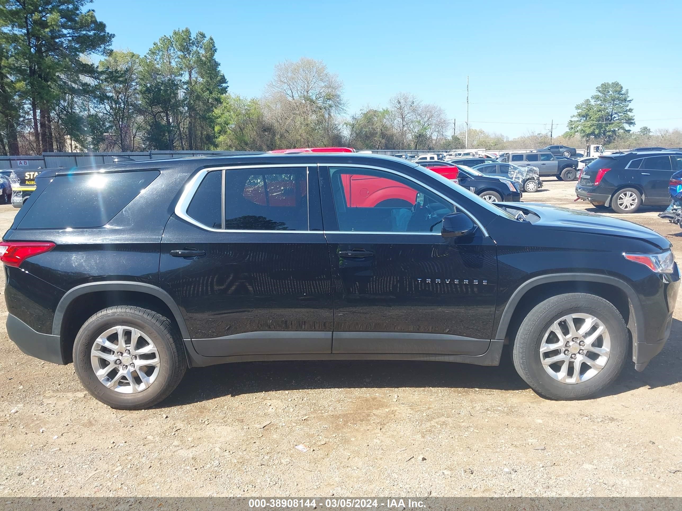 Photo 12 VIN: 1GNERFKW0KJ165566 - CHEVROLET TRAVERSE 