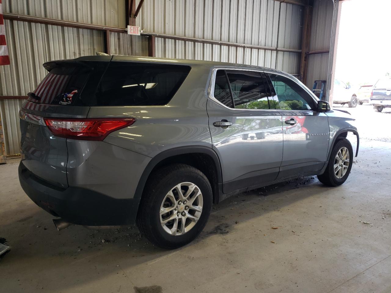 Photo 2 VIN: 1GNERFKW0KJ175806 - CHEVROLET TRAVERSE 