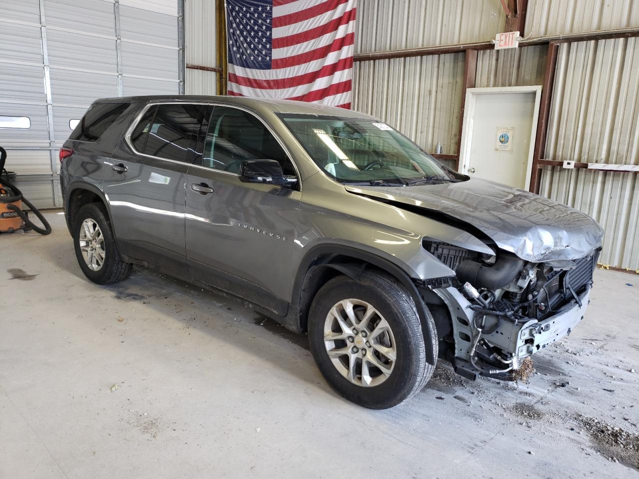 Photo 3 VIN: 1GNERFKW0KJ175806 - CHEVROLET TRAVERSE 