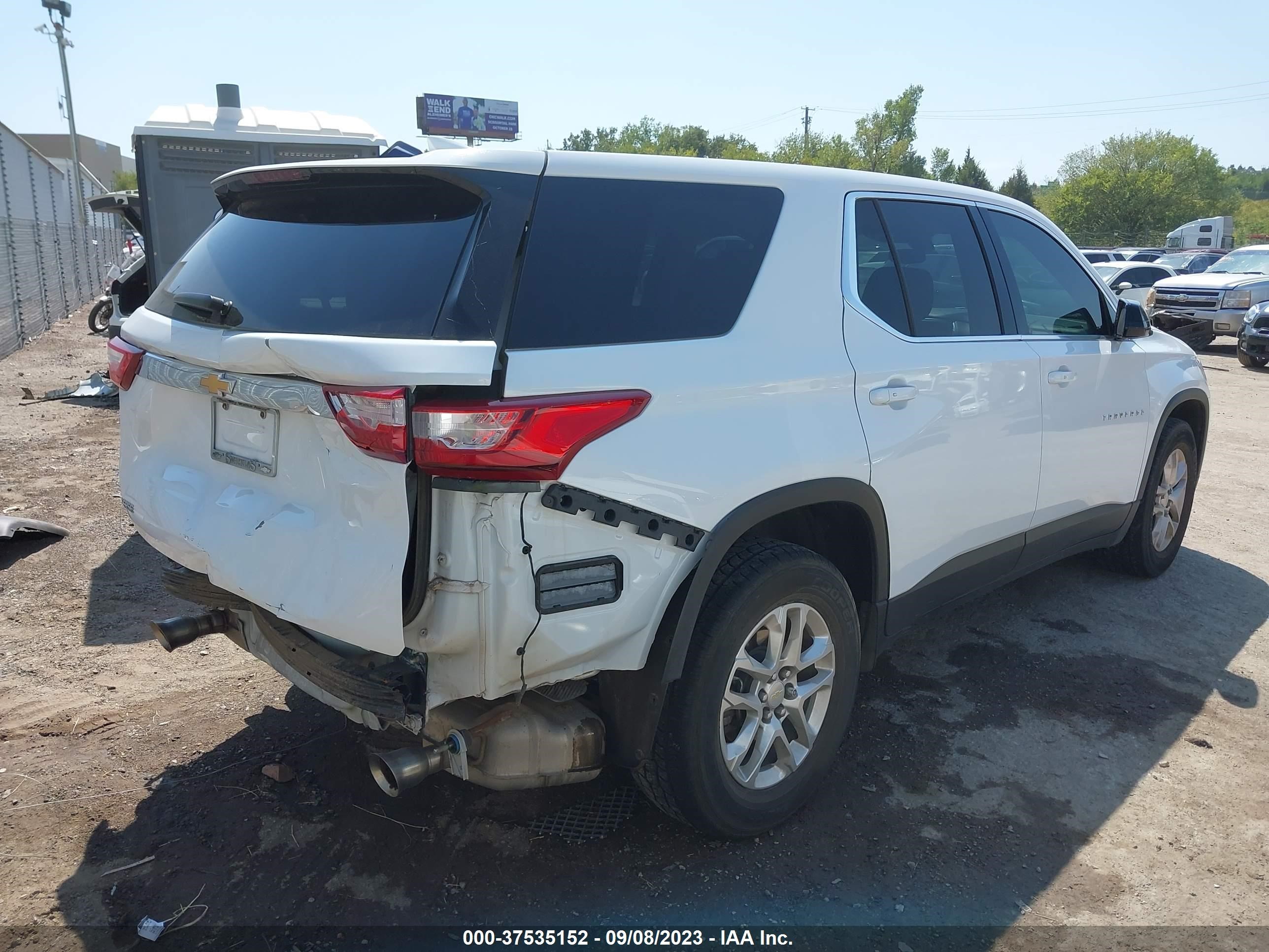 Photo 3 VIN: 1GNERFKW1KJ118773 - CHEVROLET TRAVERSE 