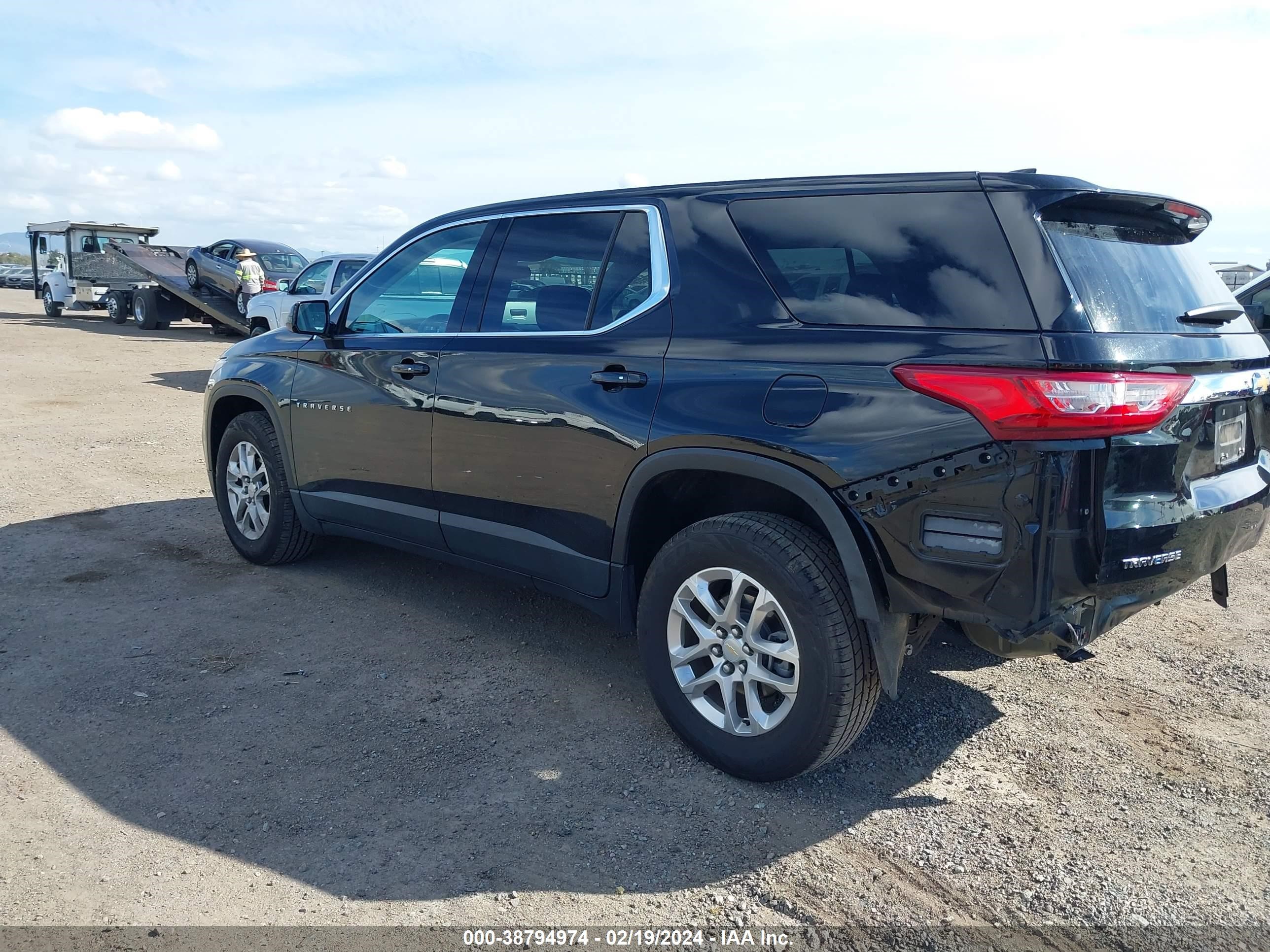 Photo 2 VIN: 1GNERFKW2LJ272491 - CHEVROLET TRAVERSE 