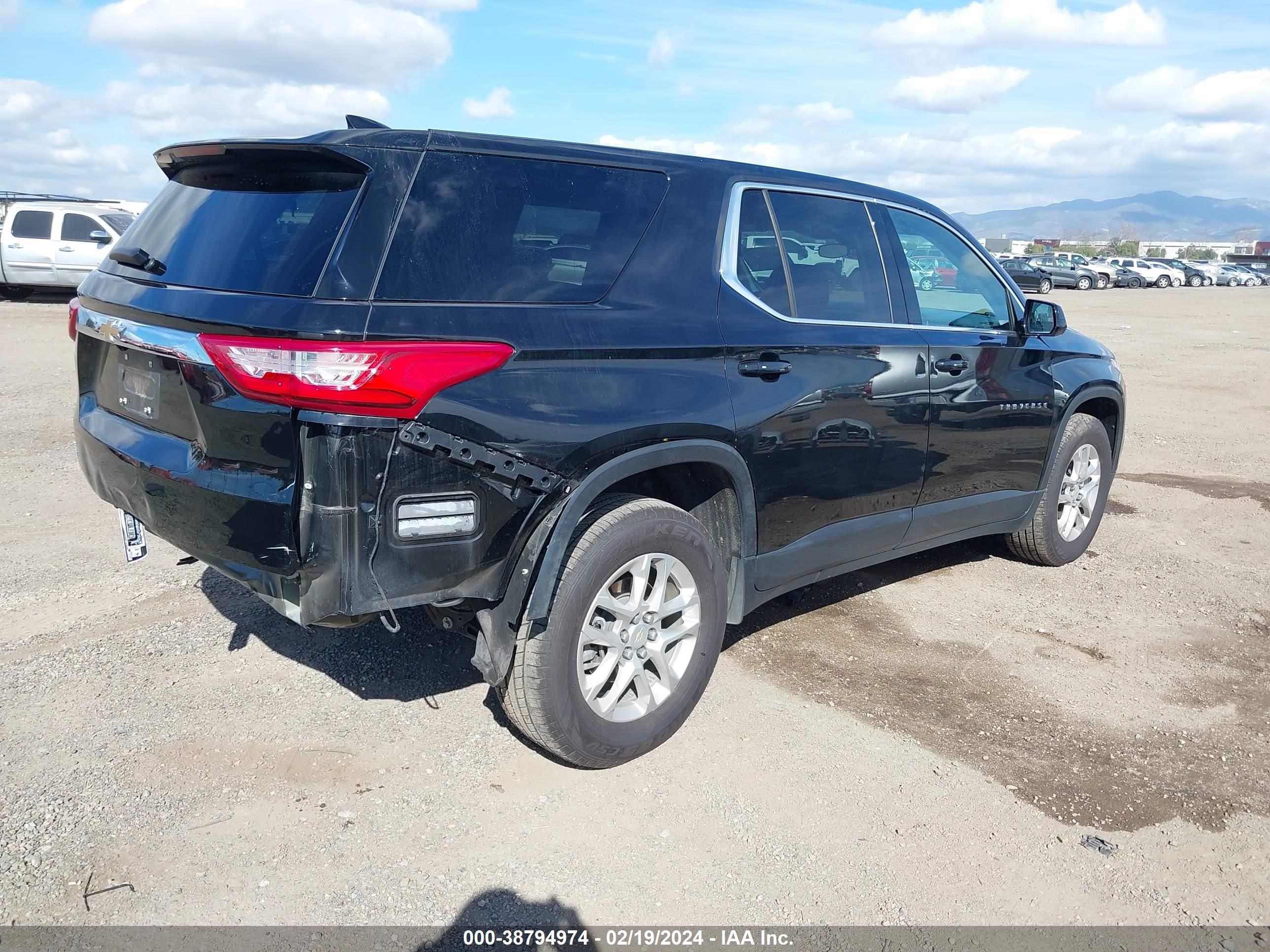 Photo 3 VIN: 1GNERFKW2LJ272491 - CHEVROLET TRAVERSE 