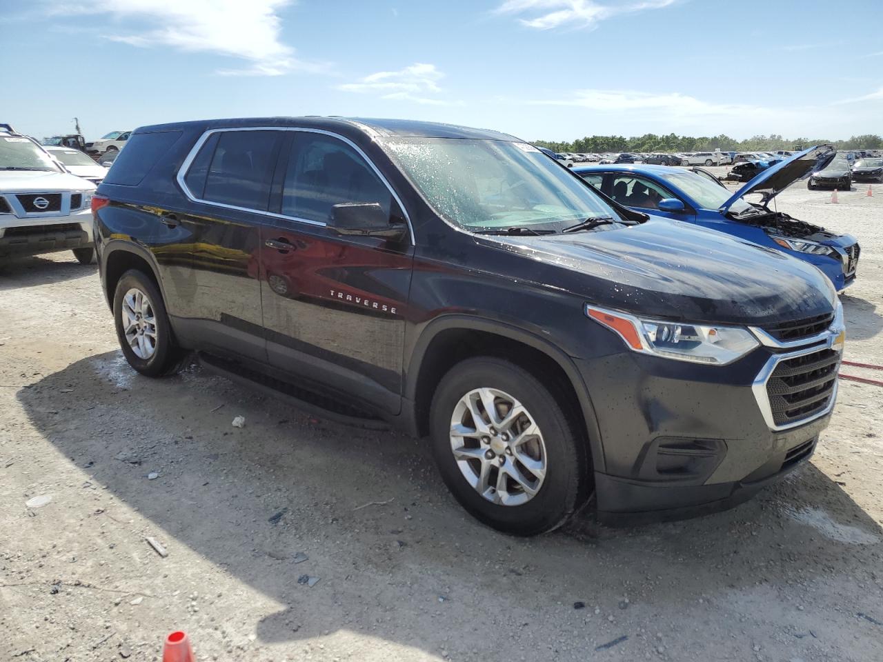 Photo 3 VIN: 1GNERFKW5JJ121271 - CHEVROLET TRAVERSE 