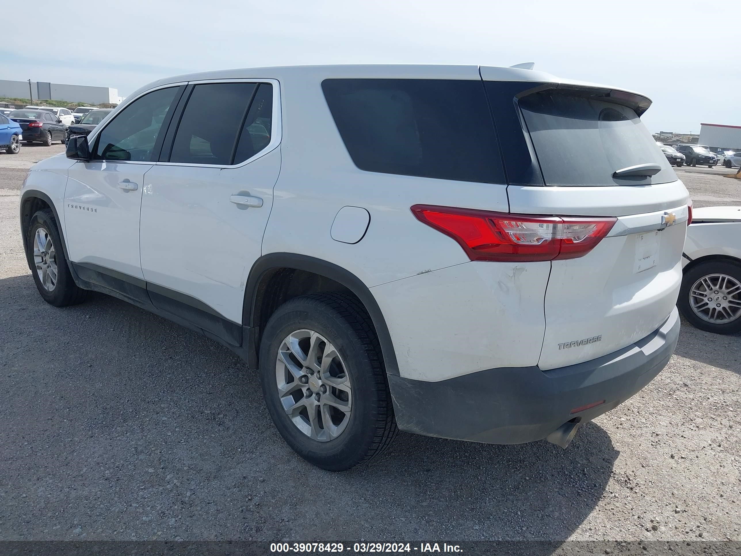 Photo 2 VIN: 1GNERFKW5LJ126893 - CHEVROLET TRAVERSE 