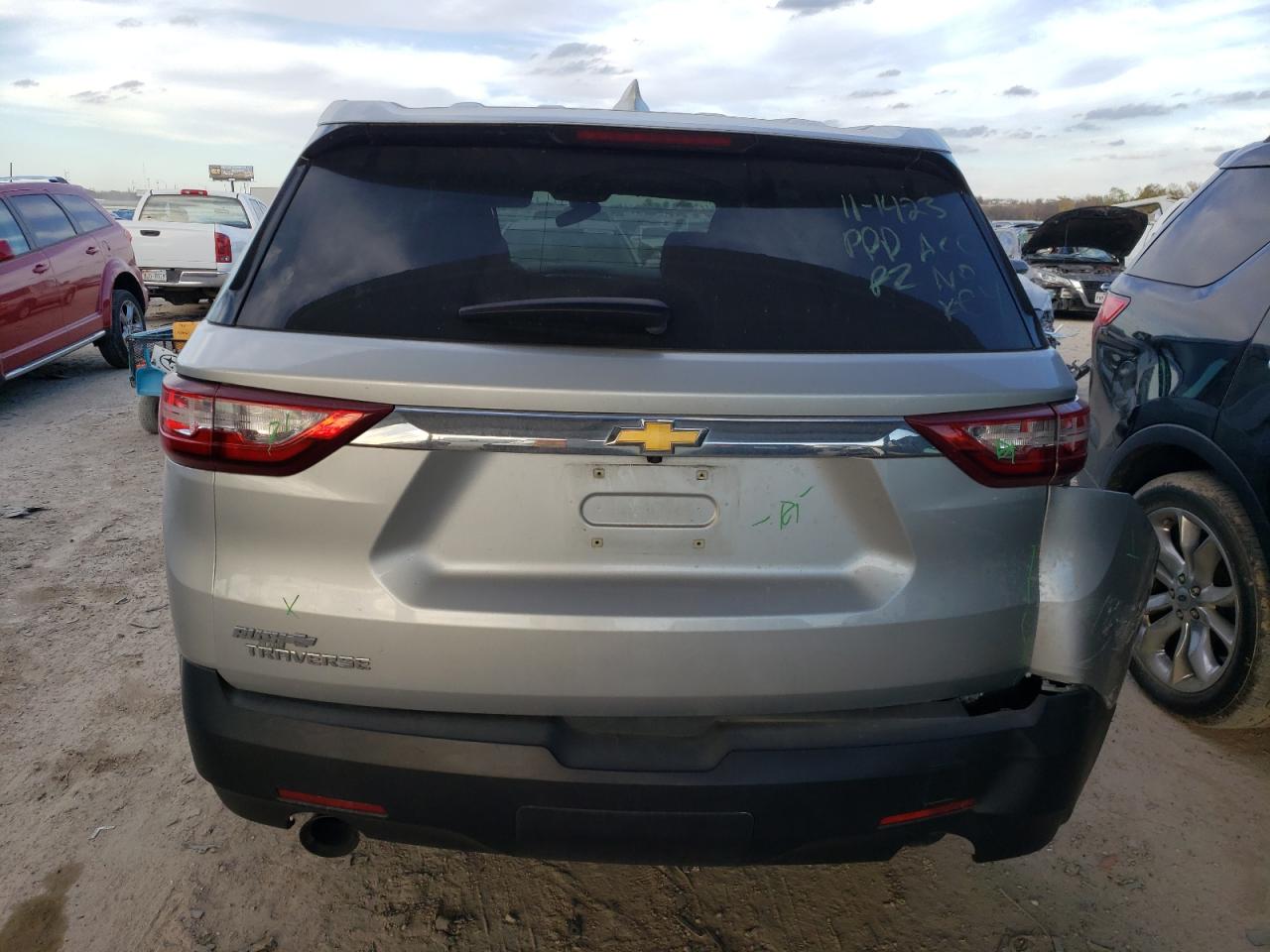 Photo 5 VIN: 1GNERFKW6KJ219114 - CHEVROLET TRAVERSE 