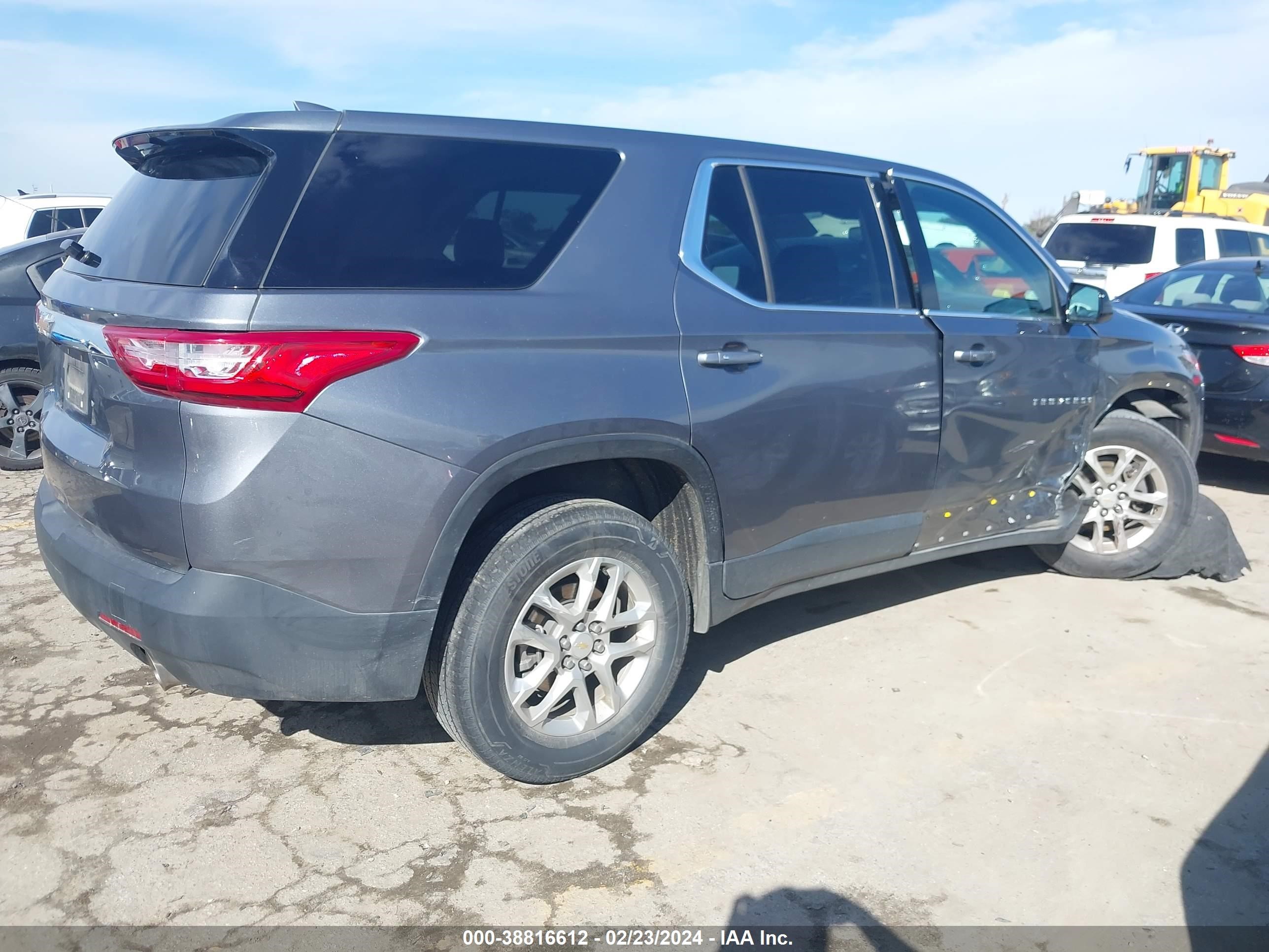 Photo 3 VIN: 1GNERFKW6LJ223438 - CHEVROLET TRAVERSE 