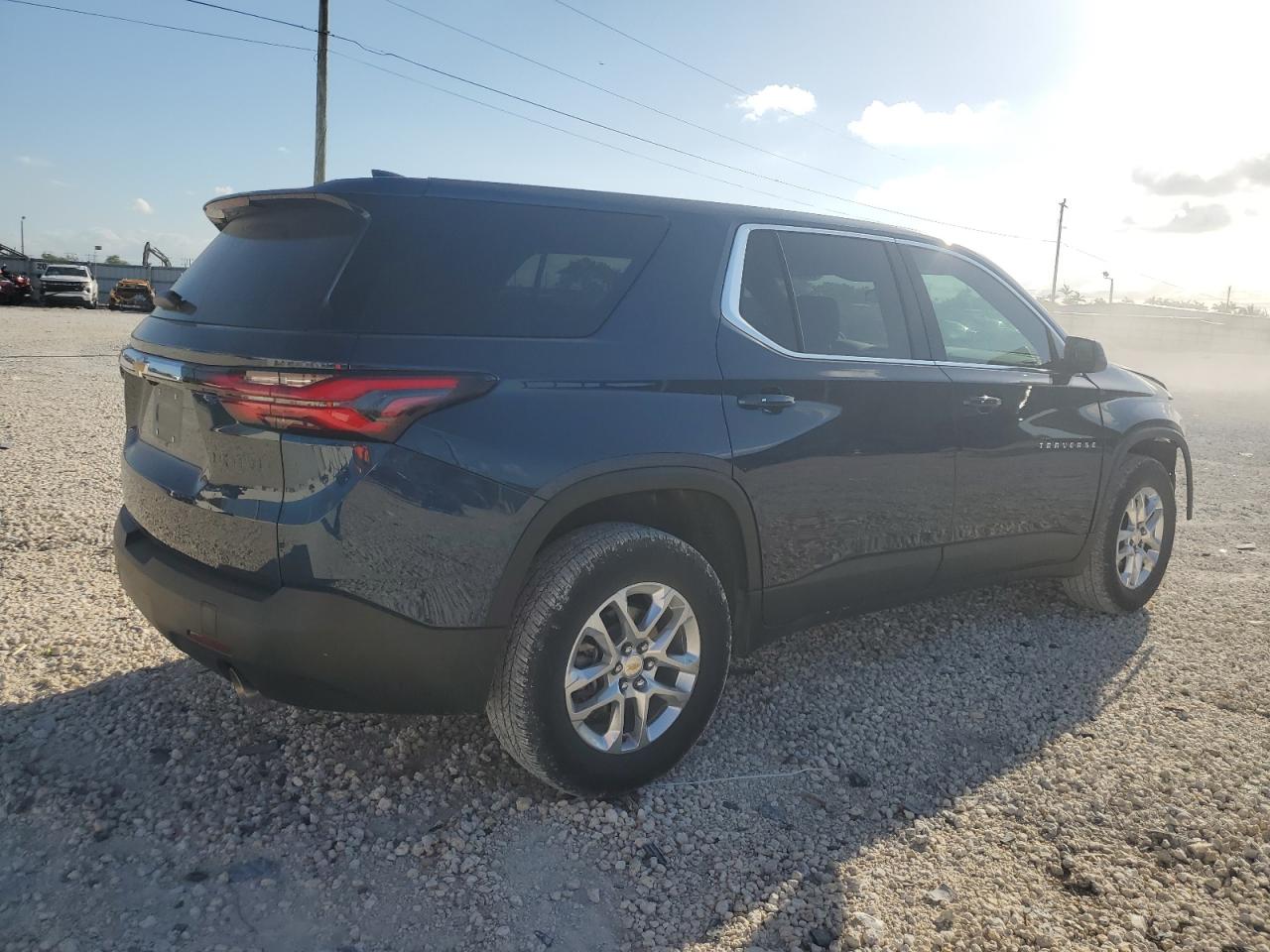 Photo 2 VIN: 1GNERFKW6PJ275044 - CHEVROLET TRAVERSE 