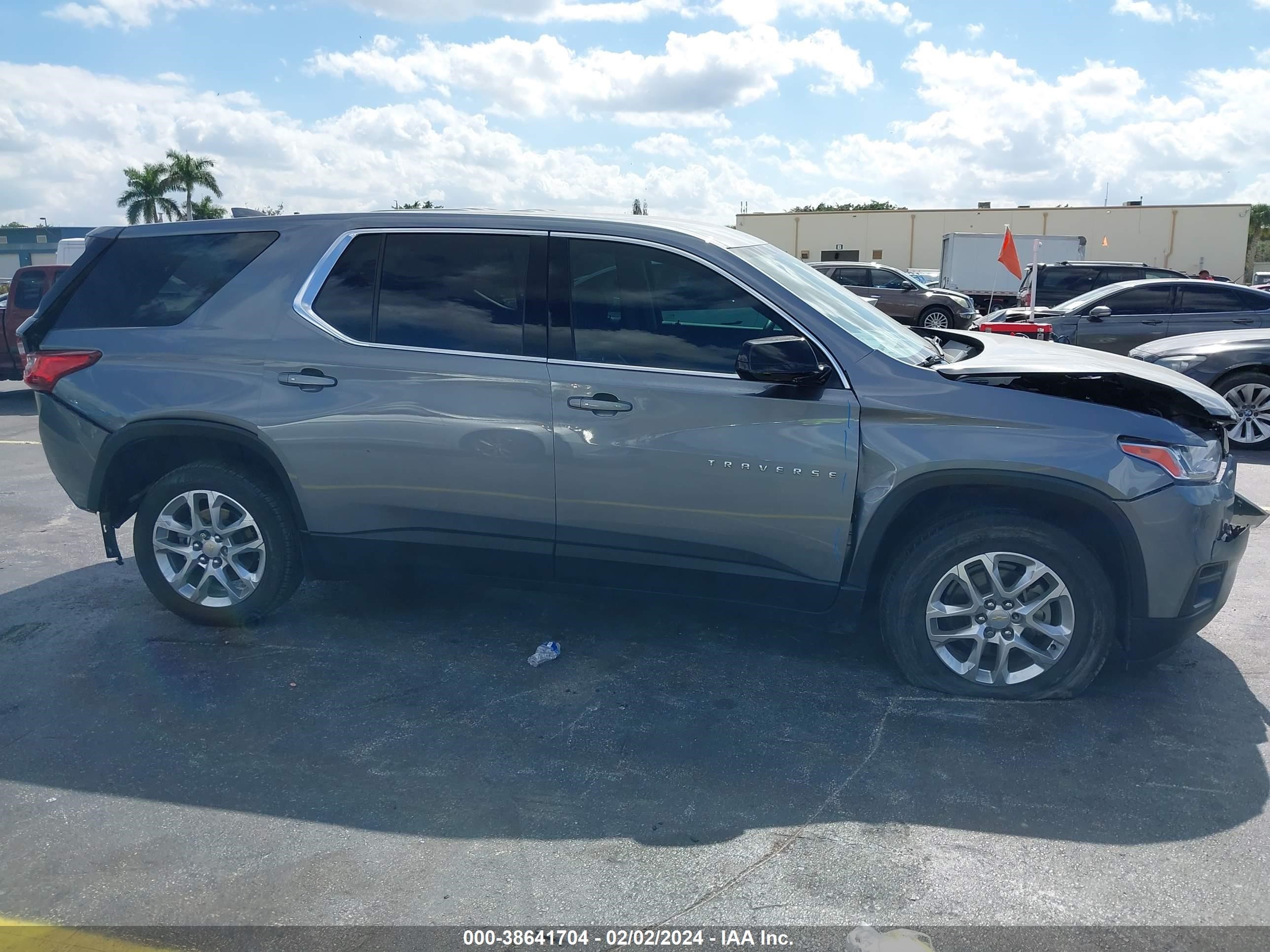 Photo 13 VIN: 1GNERFKW9LJ275291 - CHEVROLET TRAVERSE 