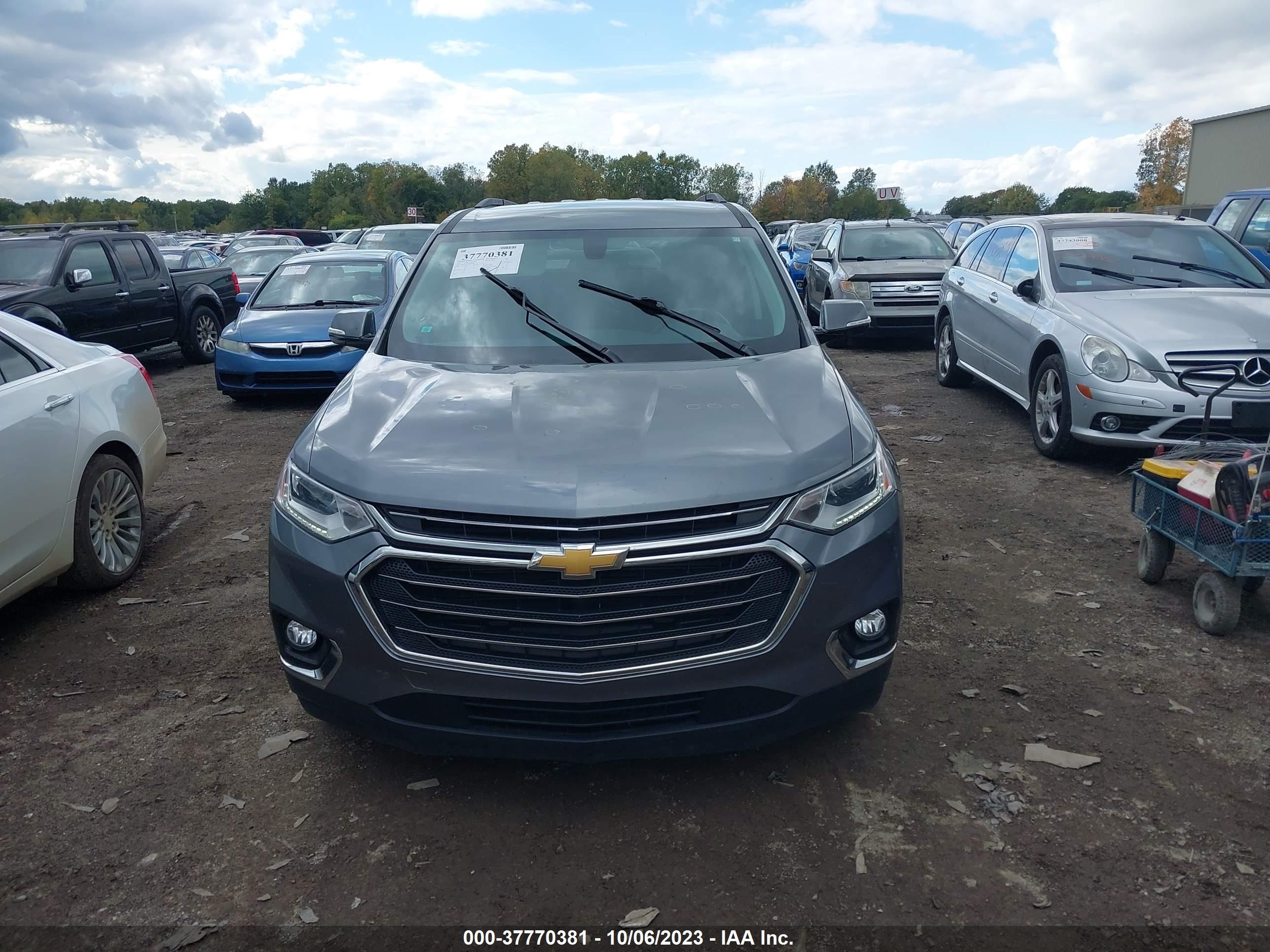 Photo 11 VIN: 1GNERGKW0KJ304391 - CHEVROLET TRAVERSE 