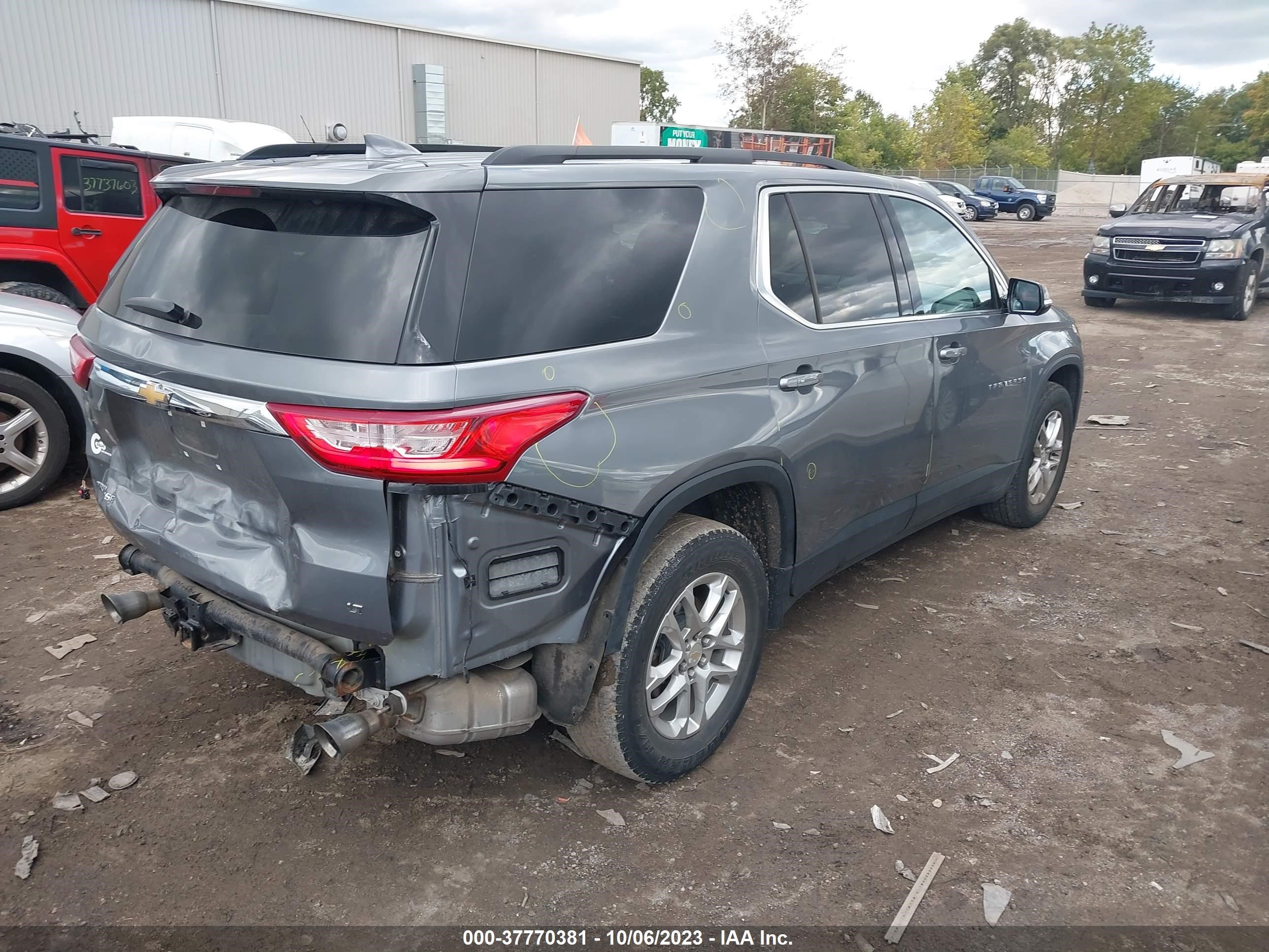 Photo 3 VIN: 1GNERGKW0KJ304391 - CHEVROLET TRAVERSE 