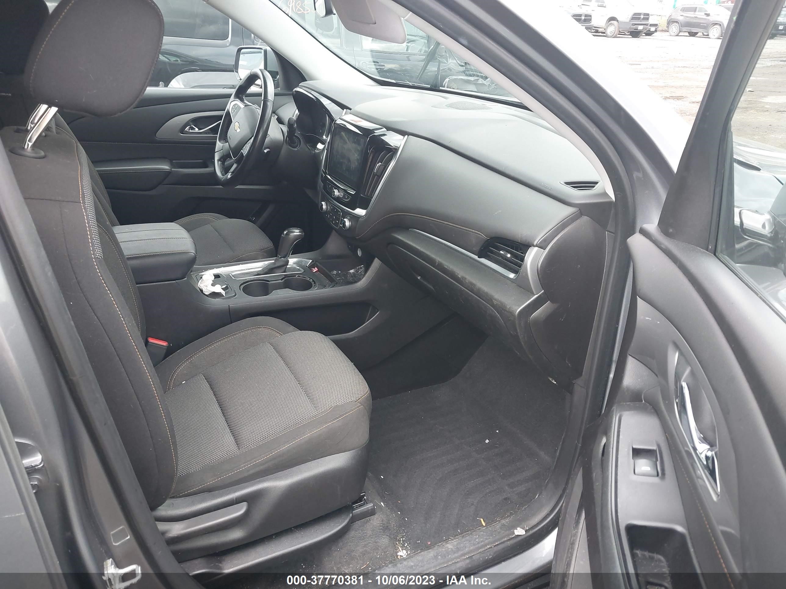 Photo 4 VIN: 1GNERGKW0KJ304391 - CHEVROLET TRAVERSE 