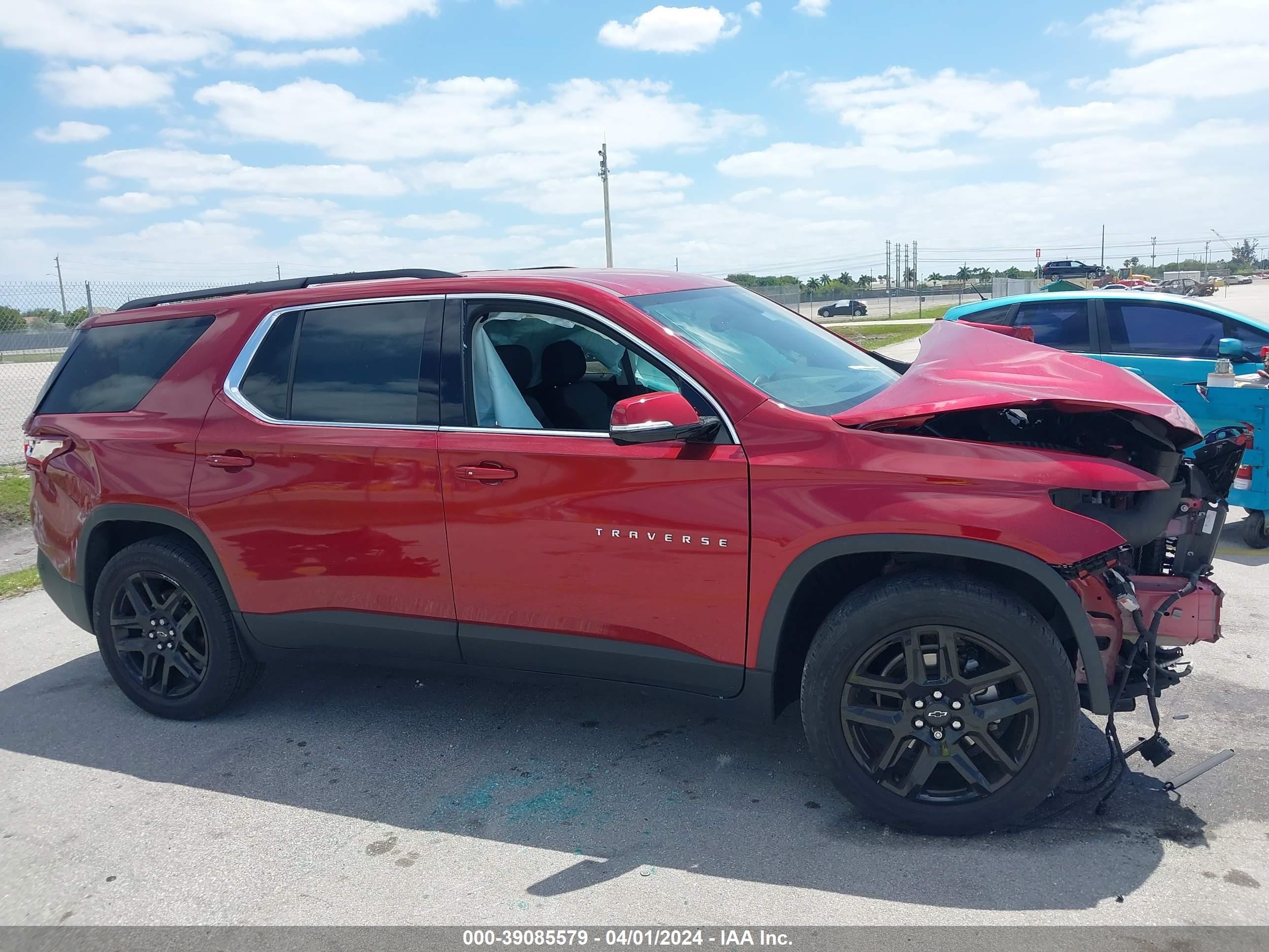 Photo 11 VIN: 1GNERGKW1KJ213954 - CHEVROLET TRAVERSE 